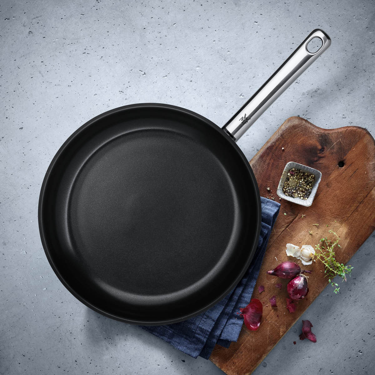 WMF PermaDur Advance stekpanna 28 cm