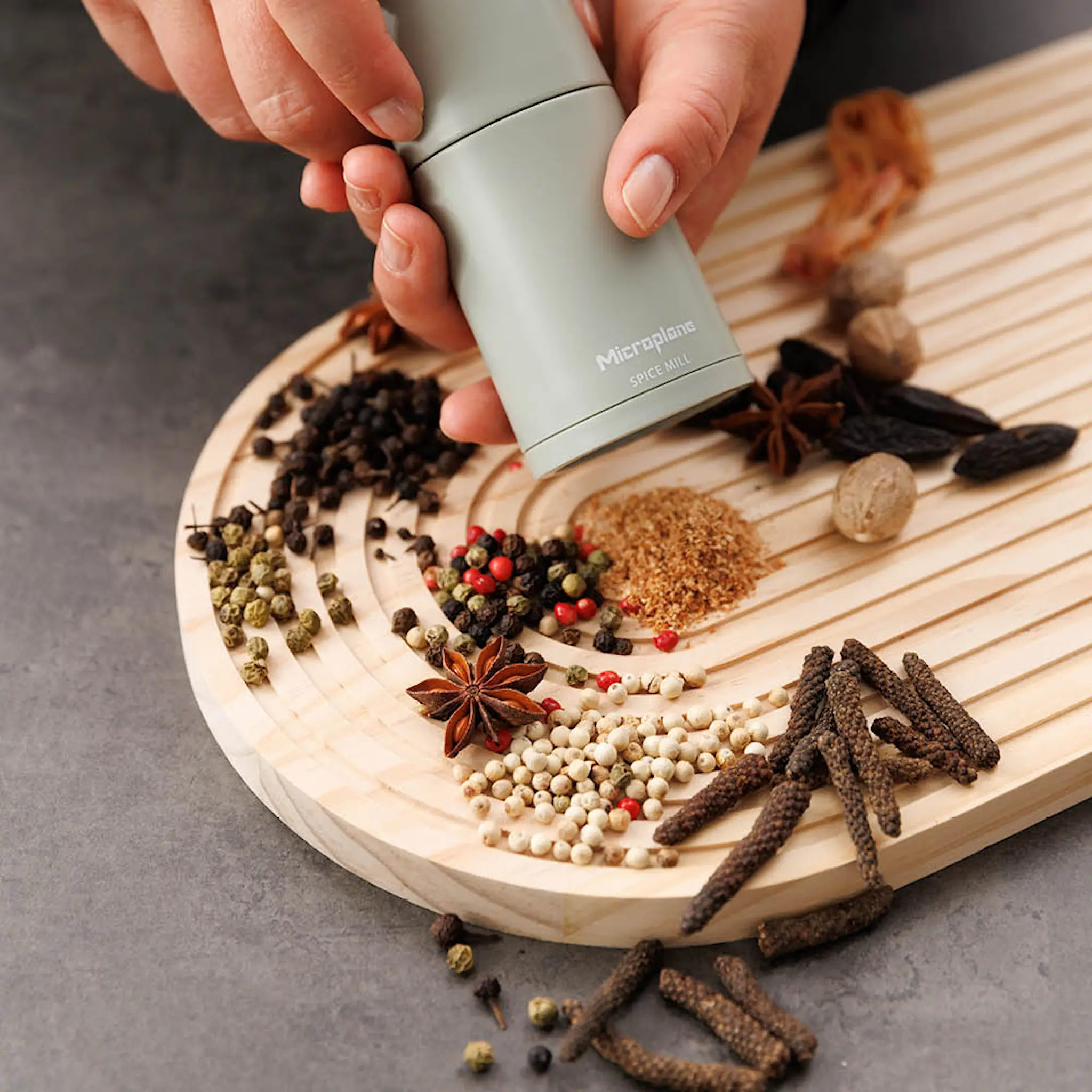 Microplane Spice Mill kryddkvarn 12 cm sage green