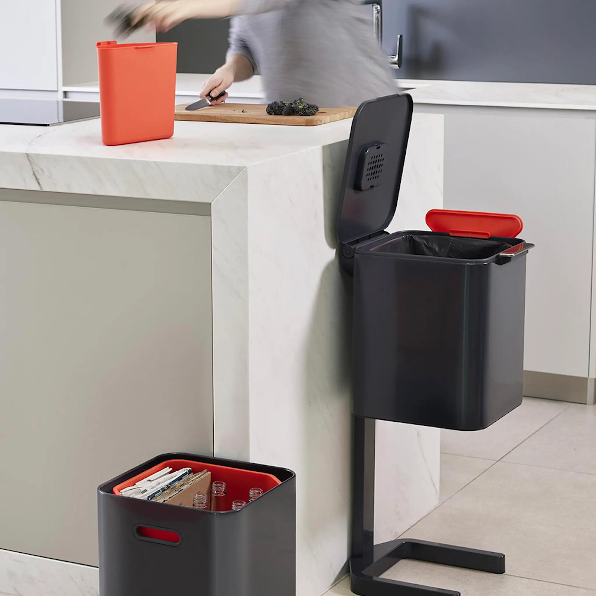 Joseph Joseph Totem Compact Avfallsbehållare 40L Grå