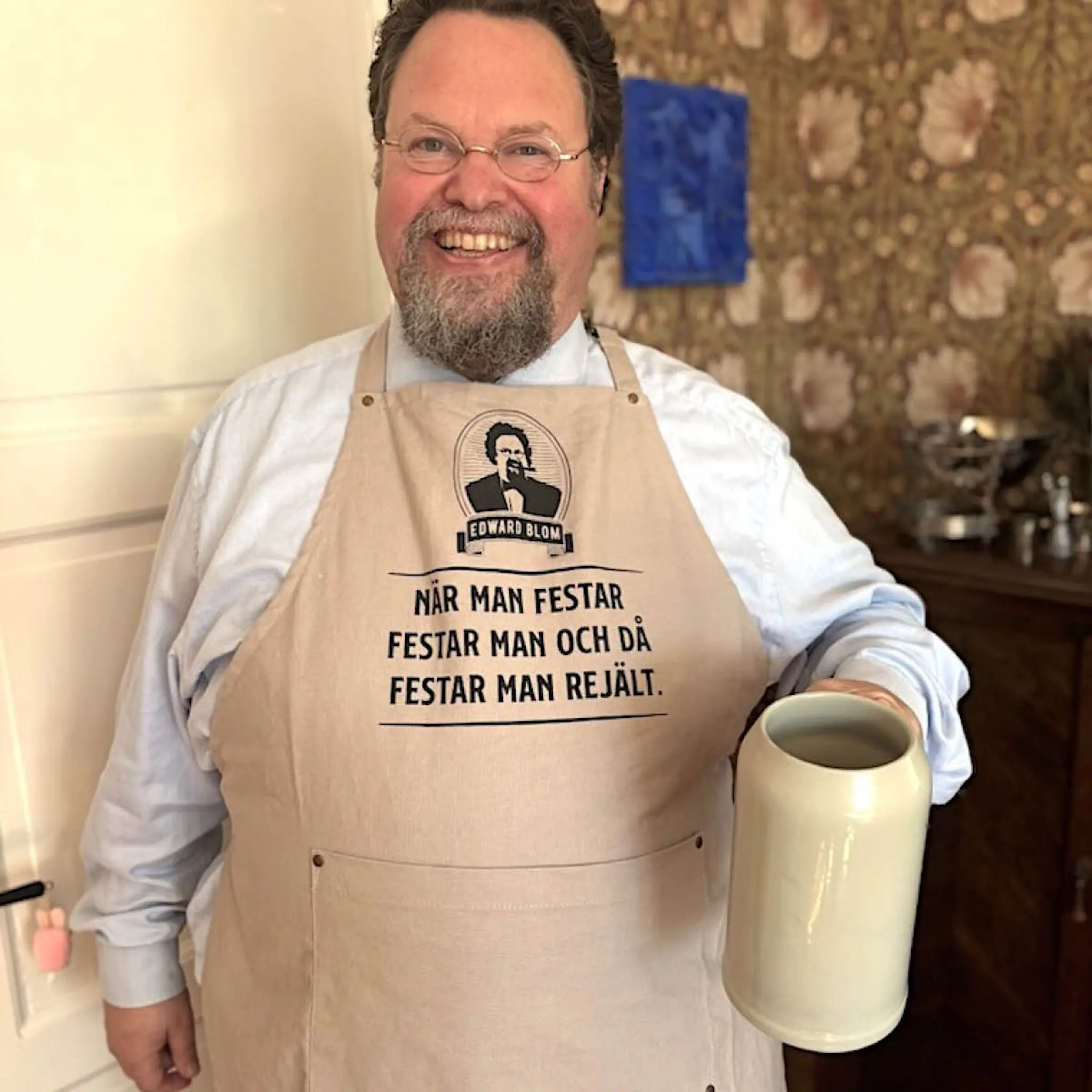 Edward Blom Förkläde "När man festar" grå