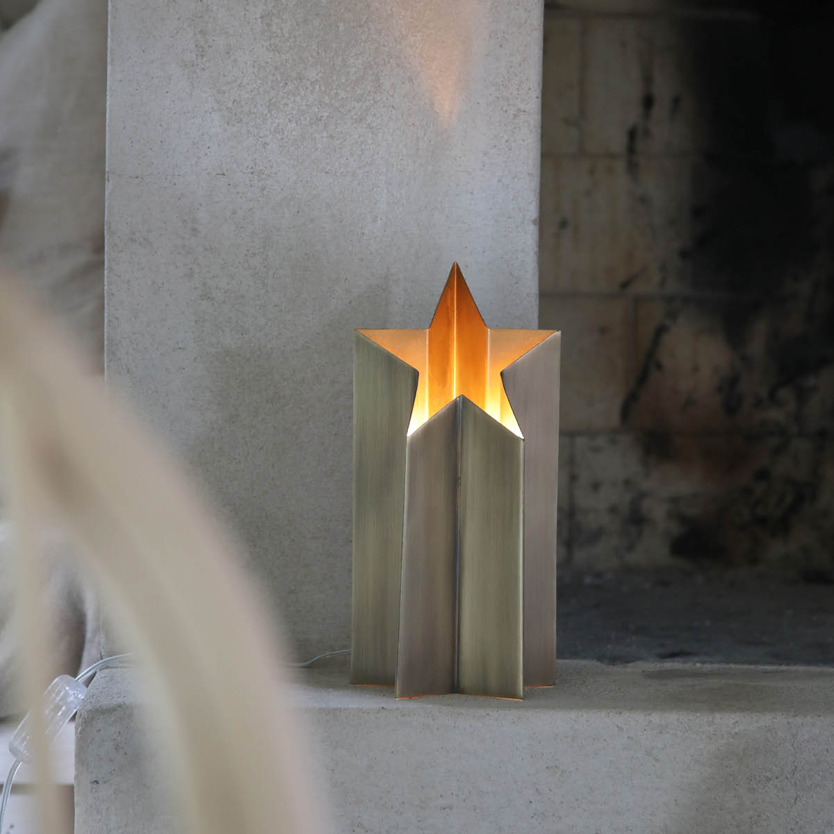 Markslöjd Asteri bordstjärna lampa 35 cm antik mässing