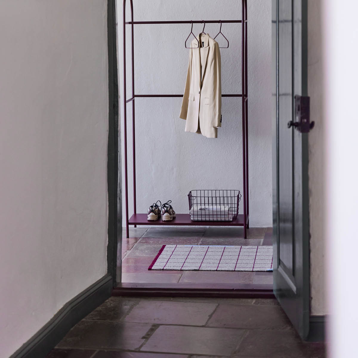 Mette Ditmer Network golvmatta 240x77 cm vinröd
