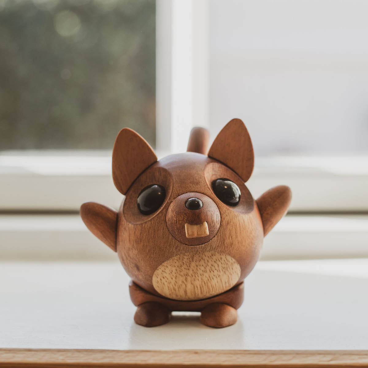 FableWood Puufiguuri Orava Egon 10 cm Mahonki/Kumipuu