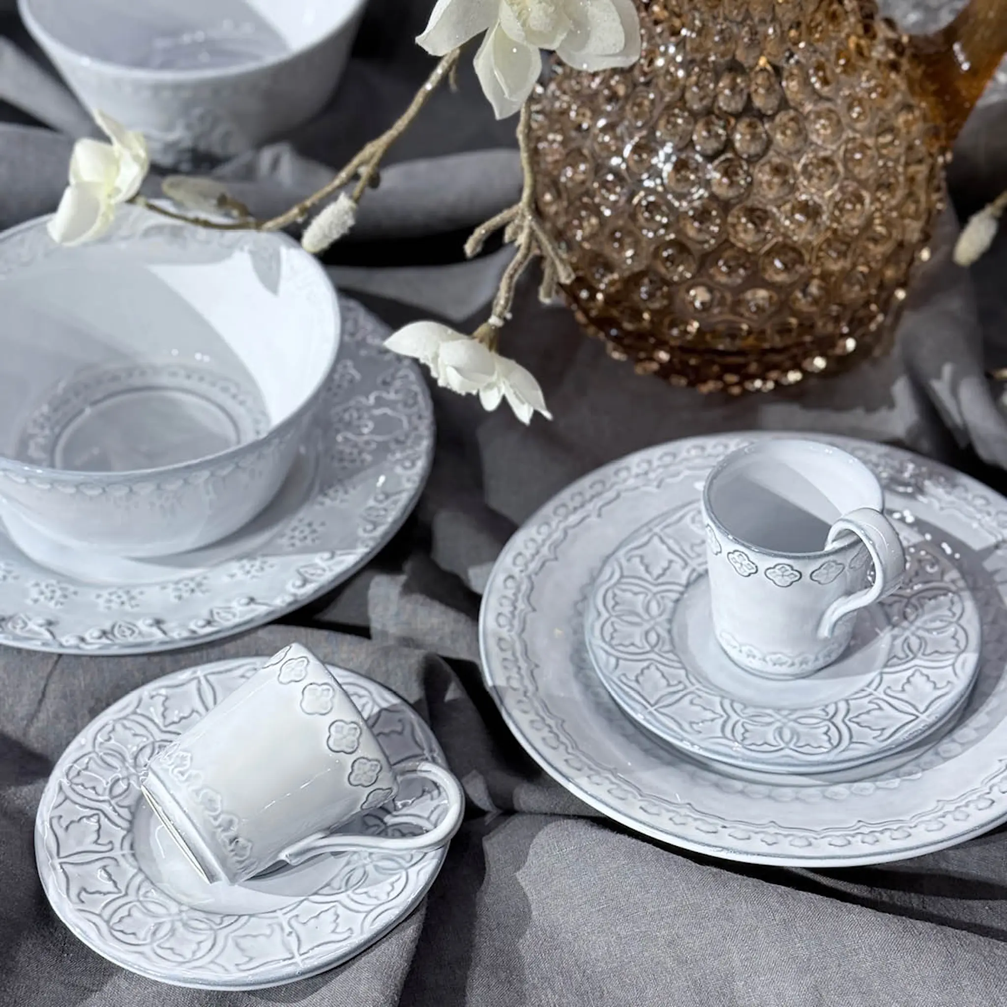 Bordallo Pinheiro Flora desserttallerken 23 cm antikkhvit