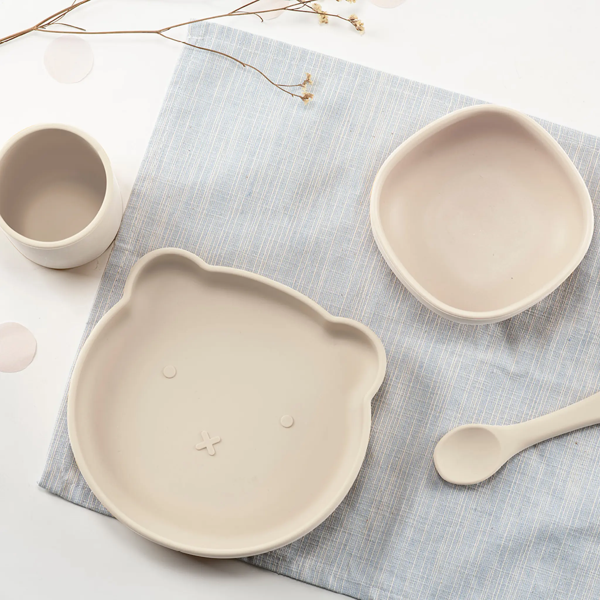 Modern House Chic kids barnservis 4 delar silikon creme