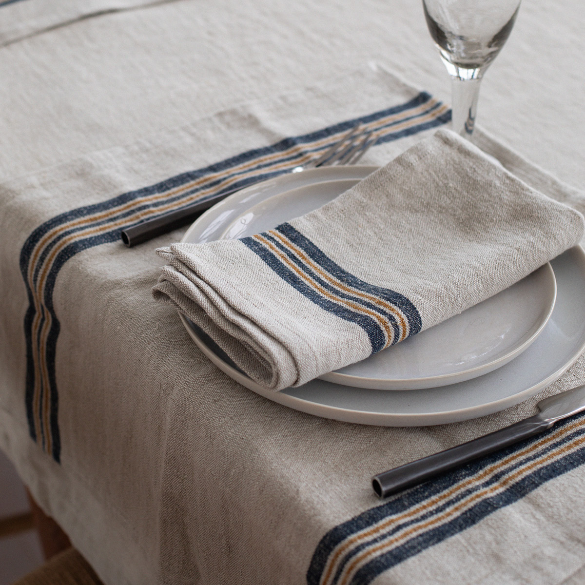 Tell Me More Astrid serviett 50x50 cm sennep