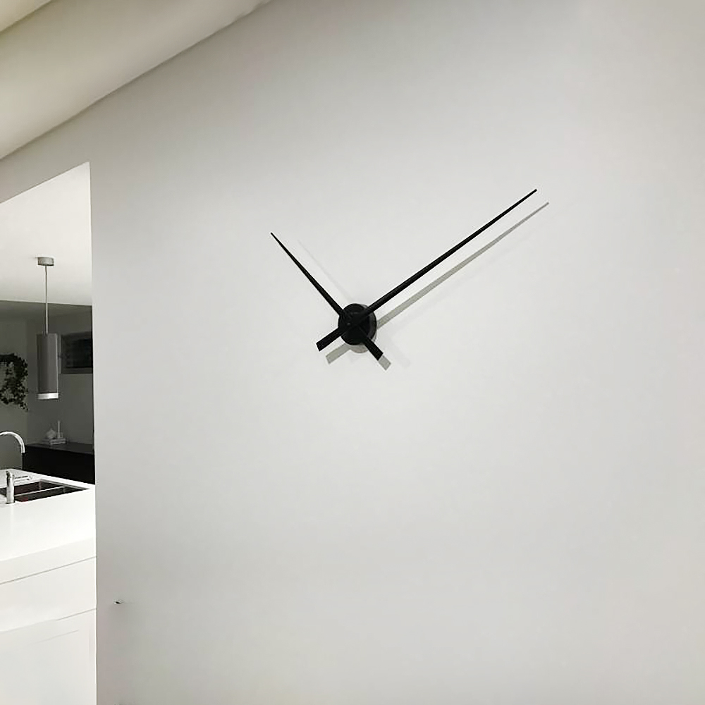 NeXtime Hands väggklocka 85 cm svart