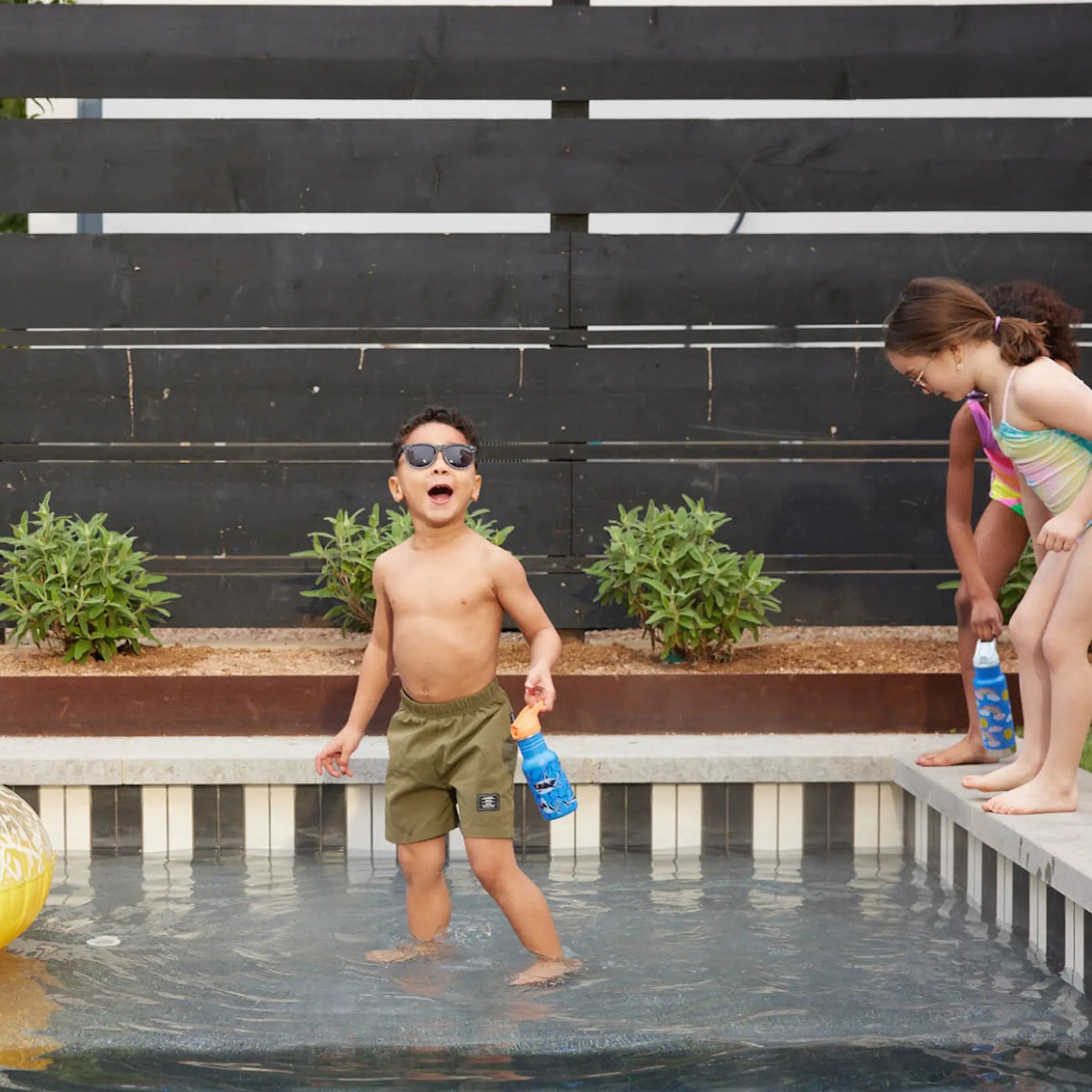 Klean Kanteen Kid Classic Narrow Juomapullo 0,35 L Sharks in Shades