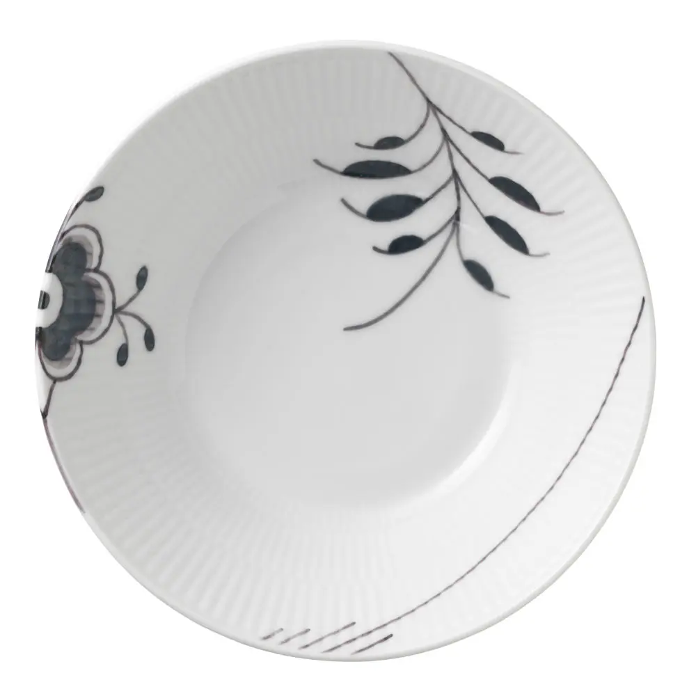 Black Fluted Mega Syvä lautanen 17 cm