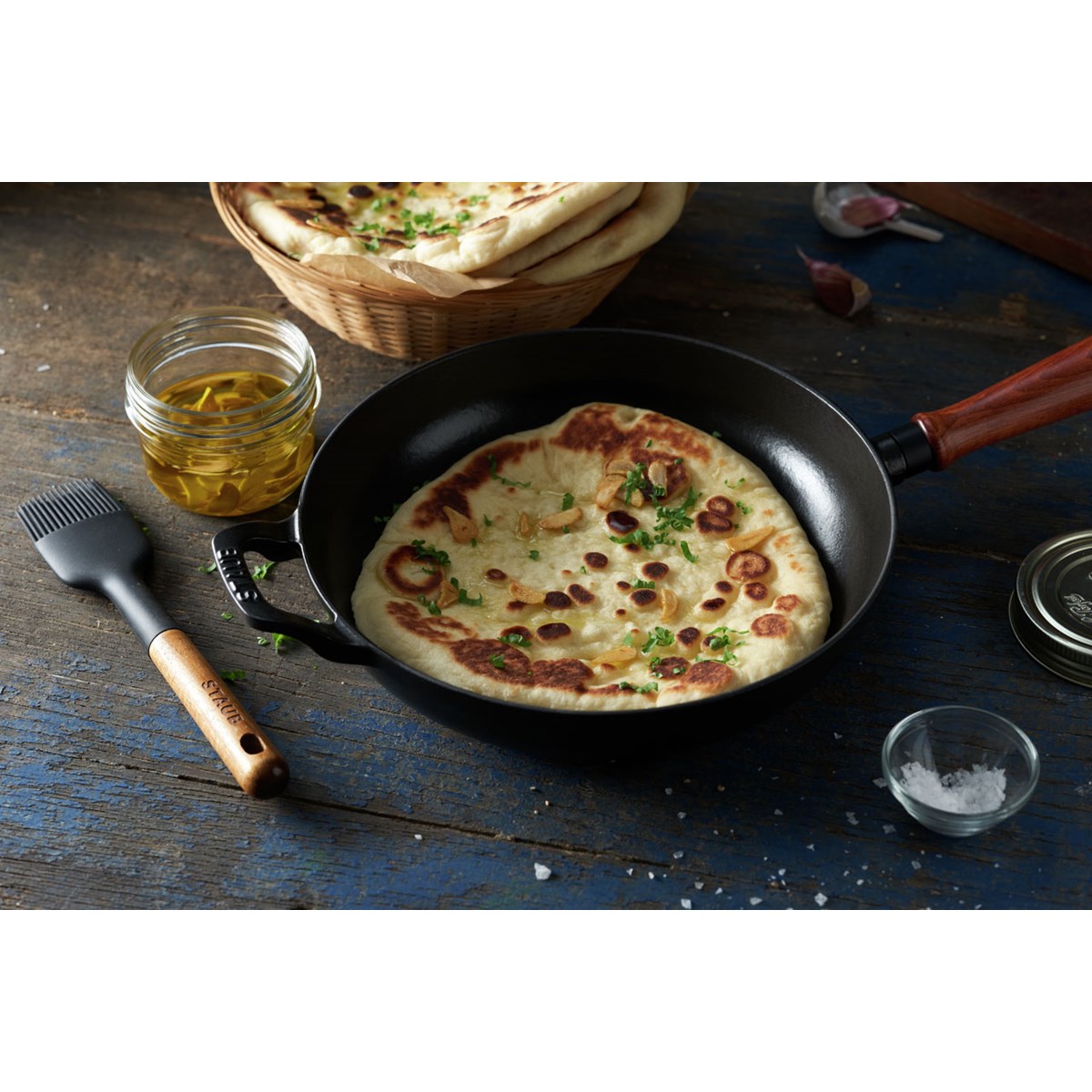 Staub Pensel i silikon 22 cm akasietree/svart