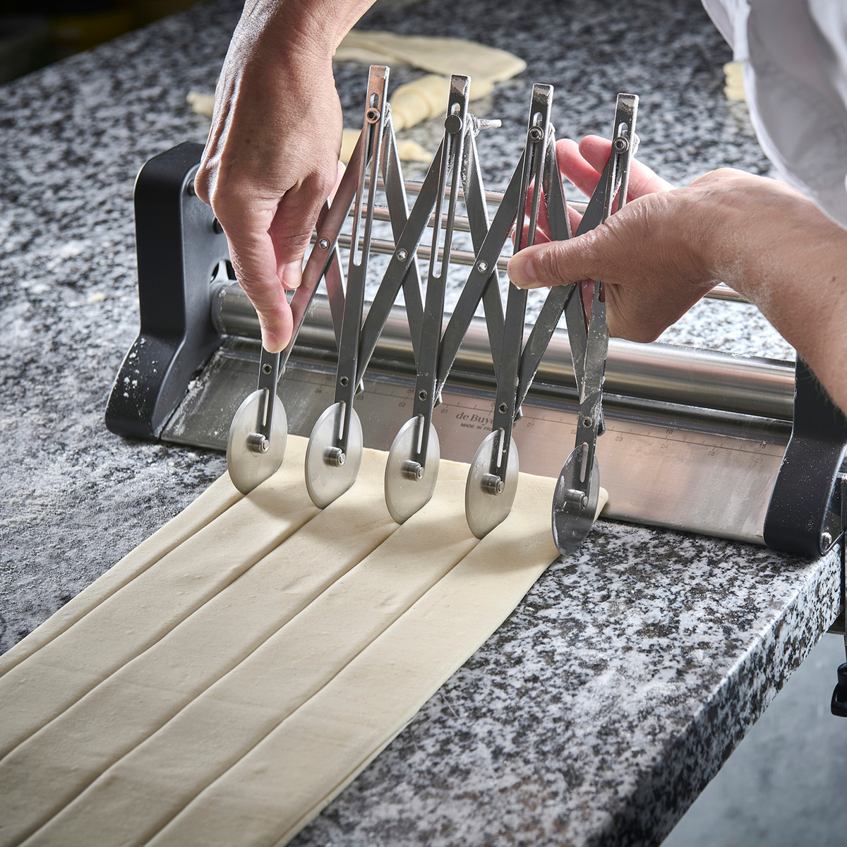 de Buyer Degskärare med 5 hjul 22,5x5,5 cm stål