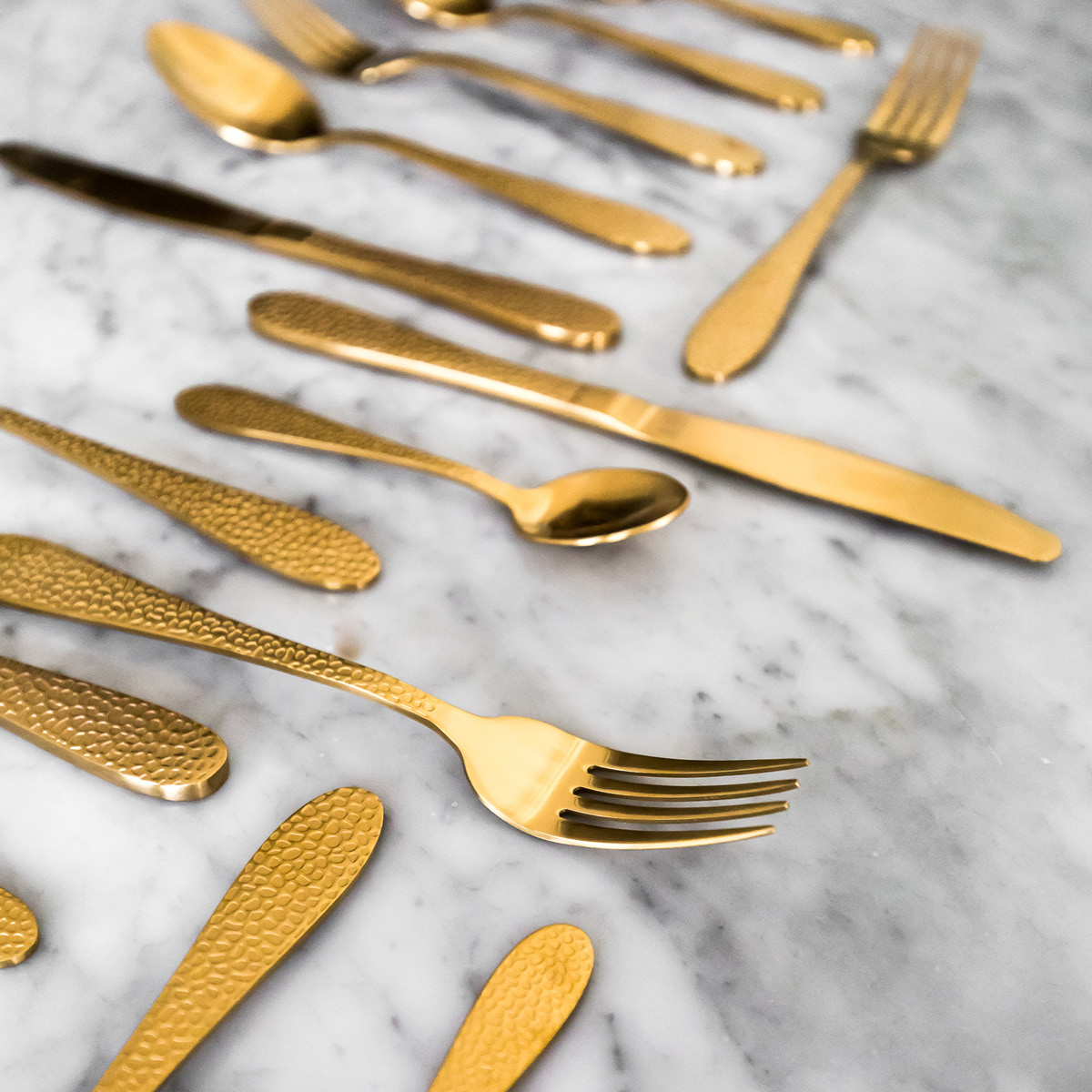 Vargen & Thor Frost Nimbus bestickset 16 delar mässing