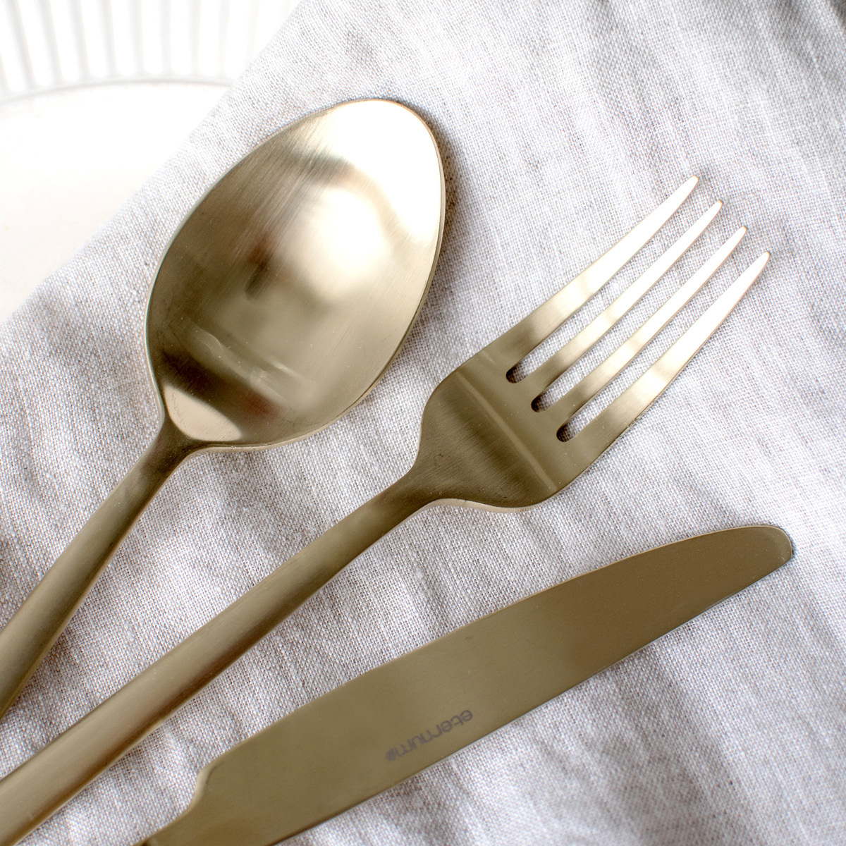 Eternum Nardo bestikksett 16 deler champagne