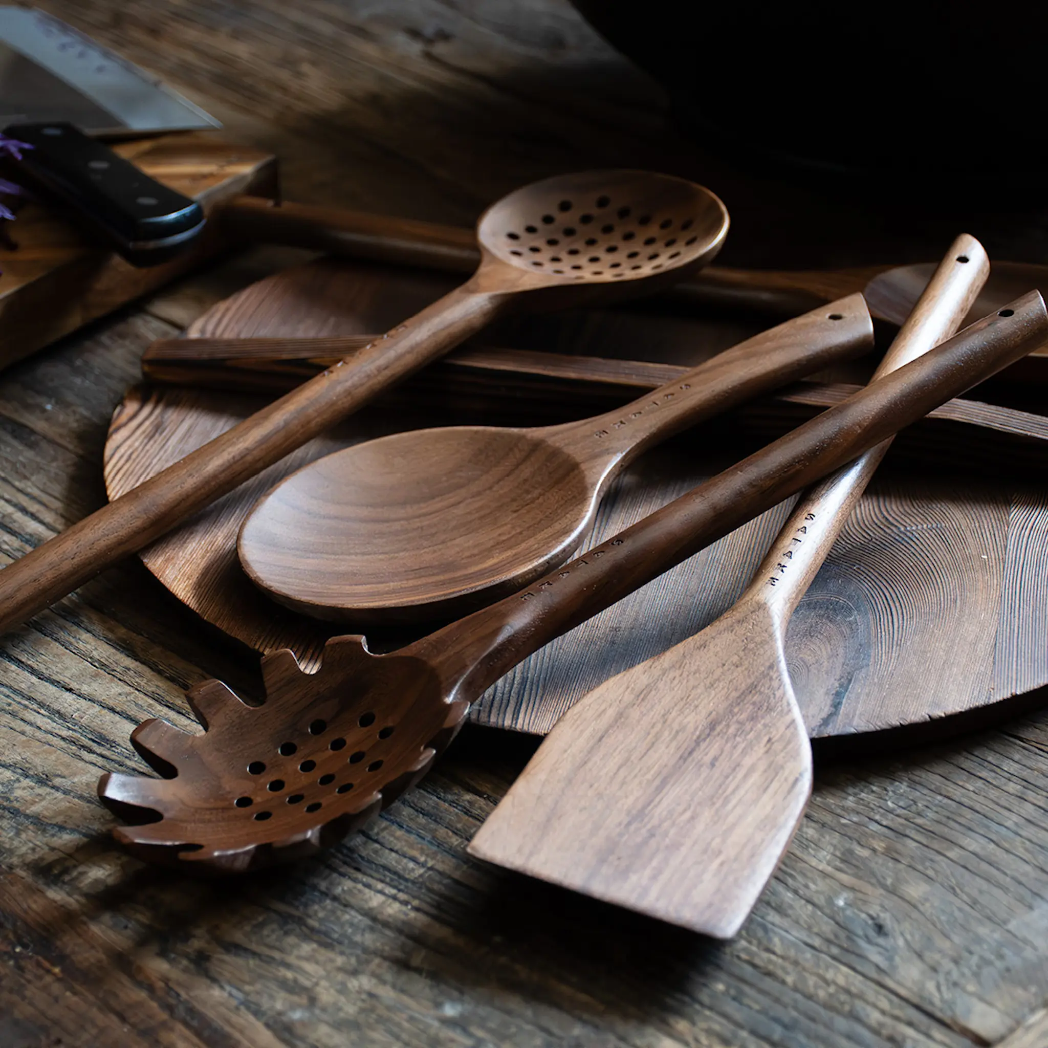 Satake Serveringssked 33,5 cm valnöt