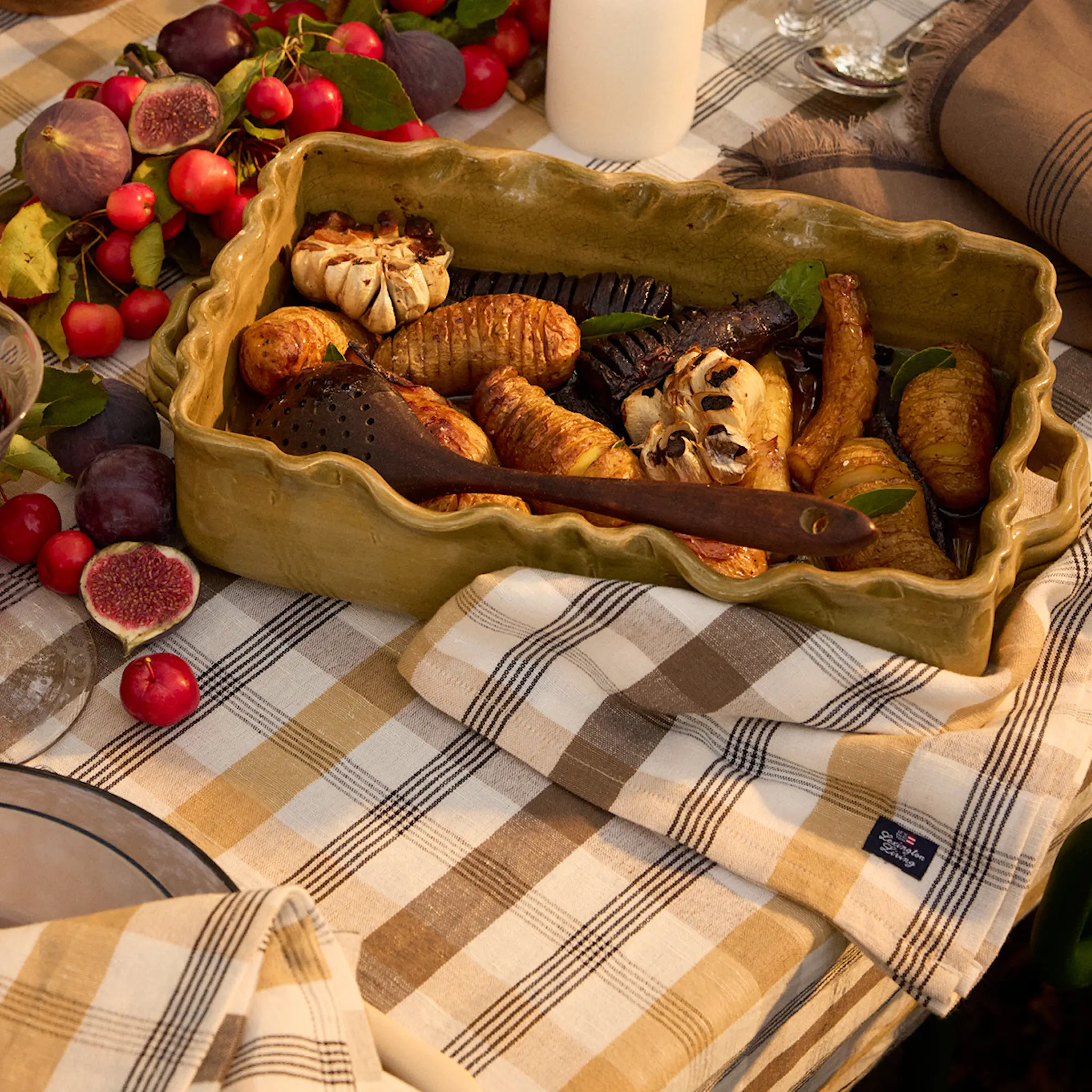 Lexington Rutig tyglservett i linne/bomull 50x50 cm oliv/vit/beige