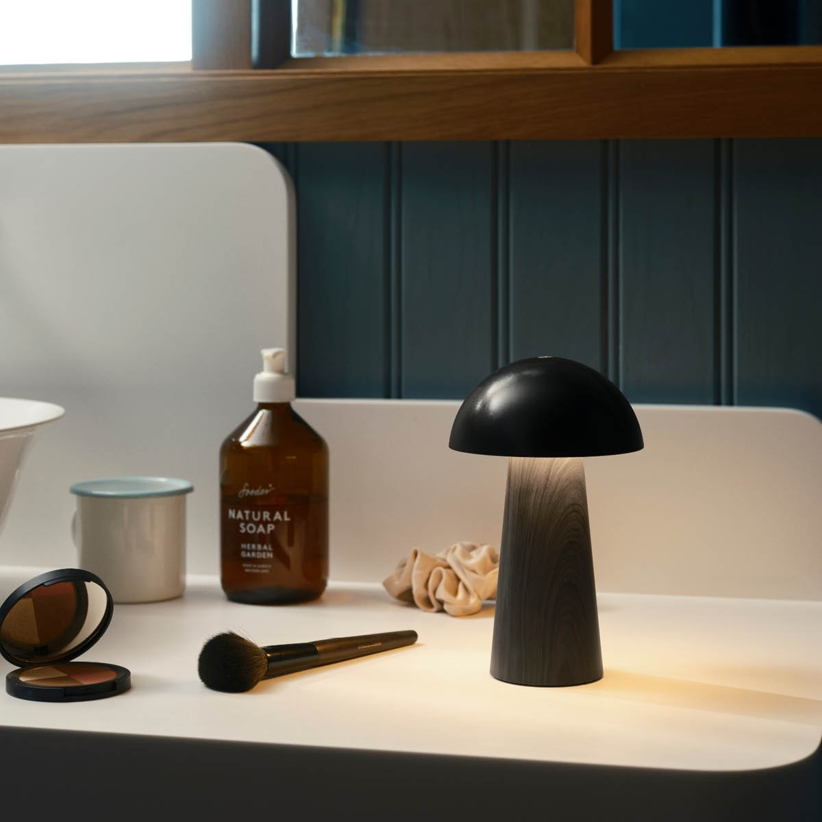 Kreafunk Bello bærbar LED-bordlampe 12x19,6 cm svart