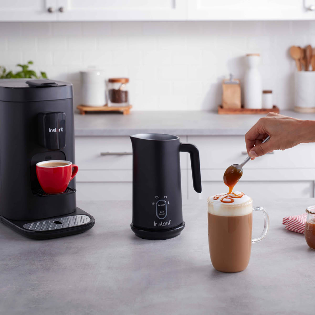 Instant Mjölkskummare Plus 4-i-1 300 ml svart