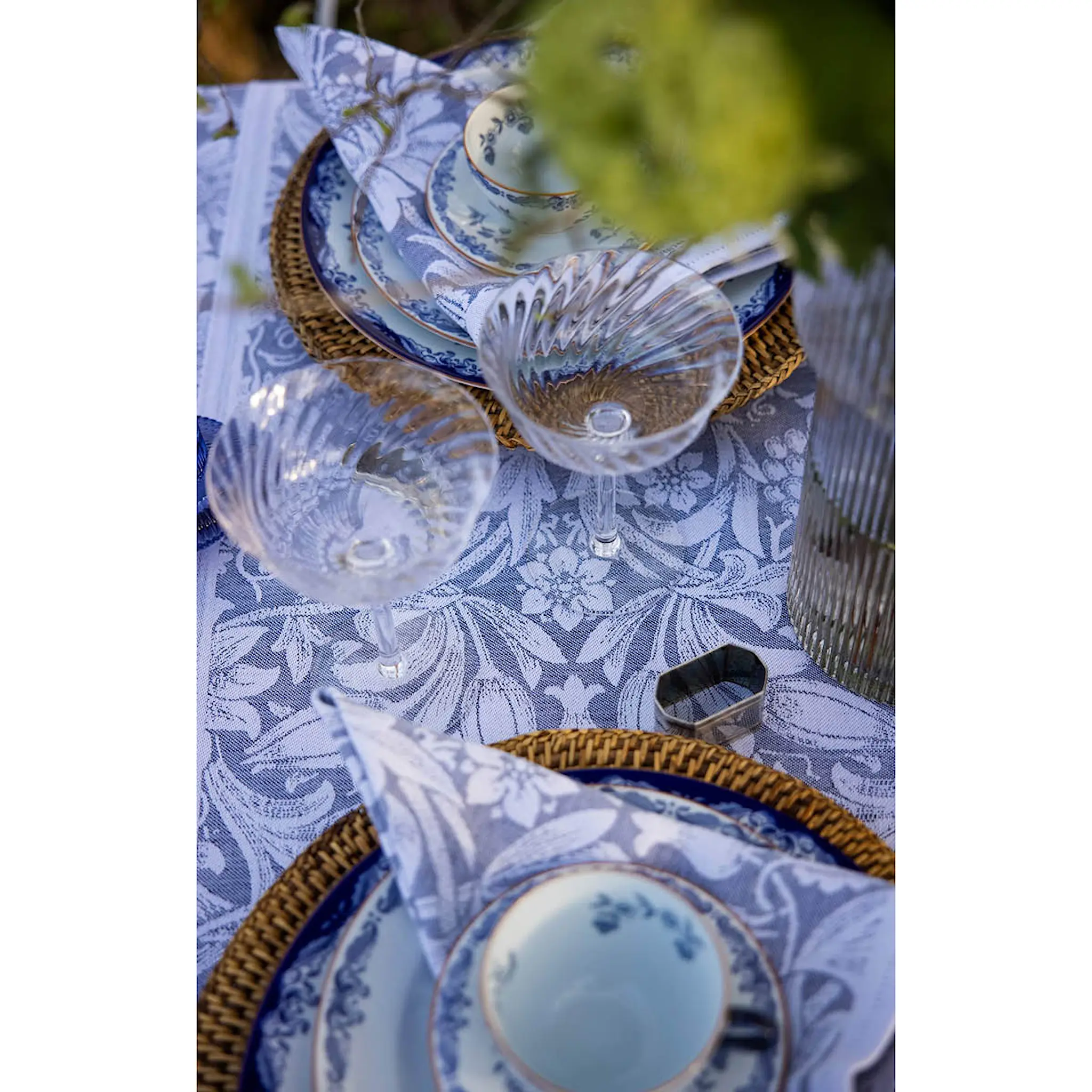 Ekelund William Morris Sunflower bordsduk 150x150 cm mörk blå