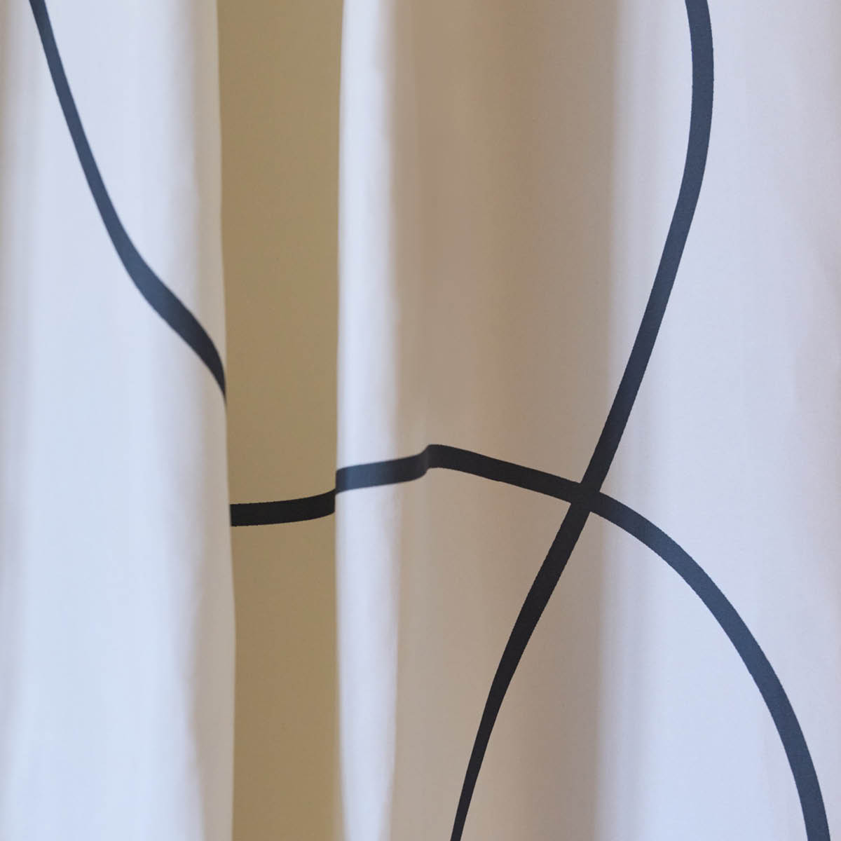 Mette Ditmer Shadow dusjforheng 200x150 cm offwhite