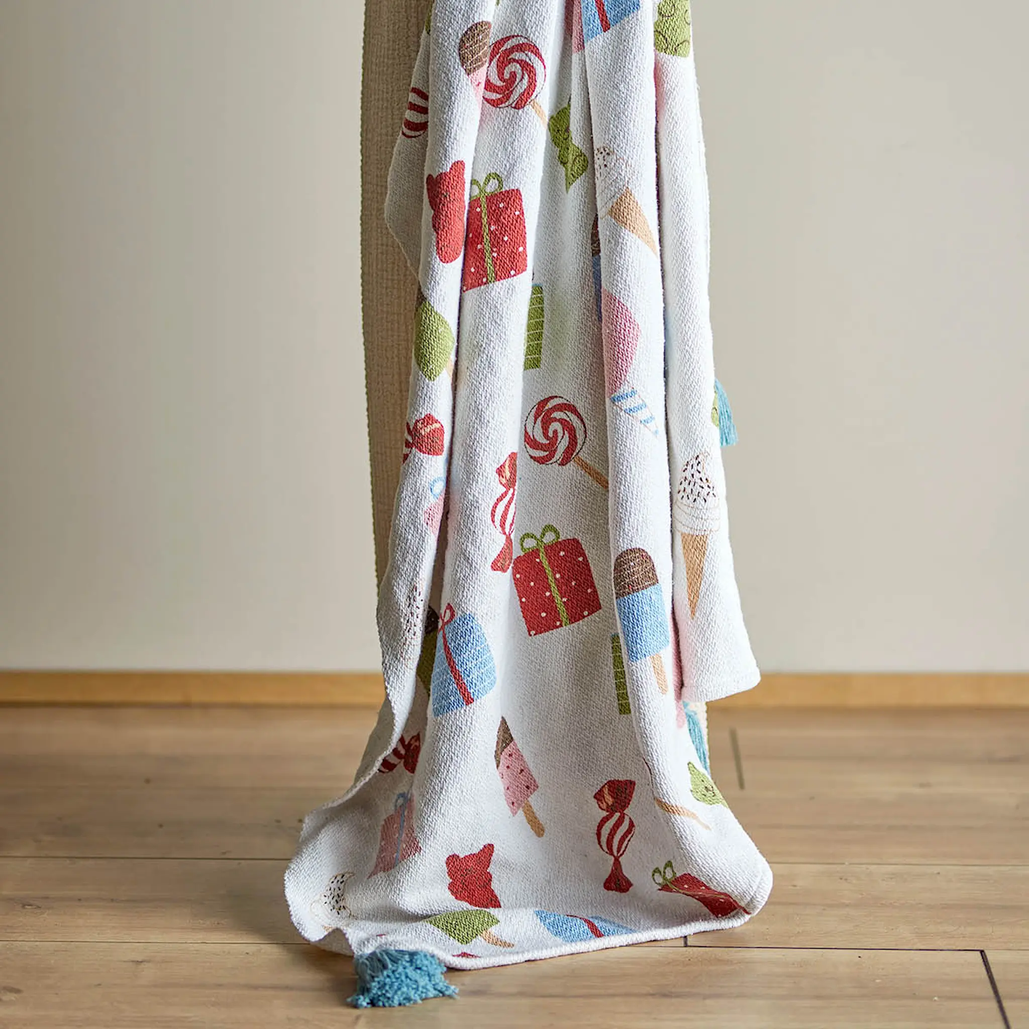 Bloomingville MINI Sweets pläd 160x130 cm natur/multi