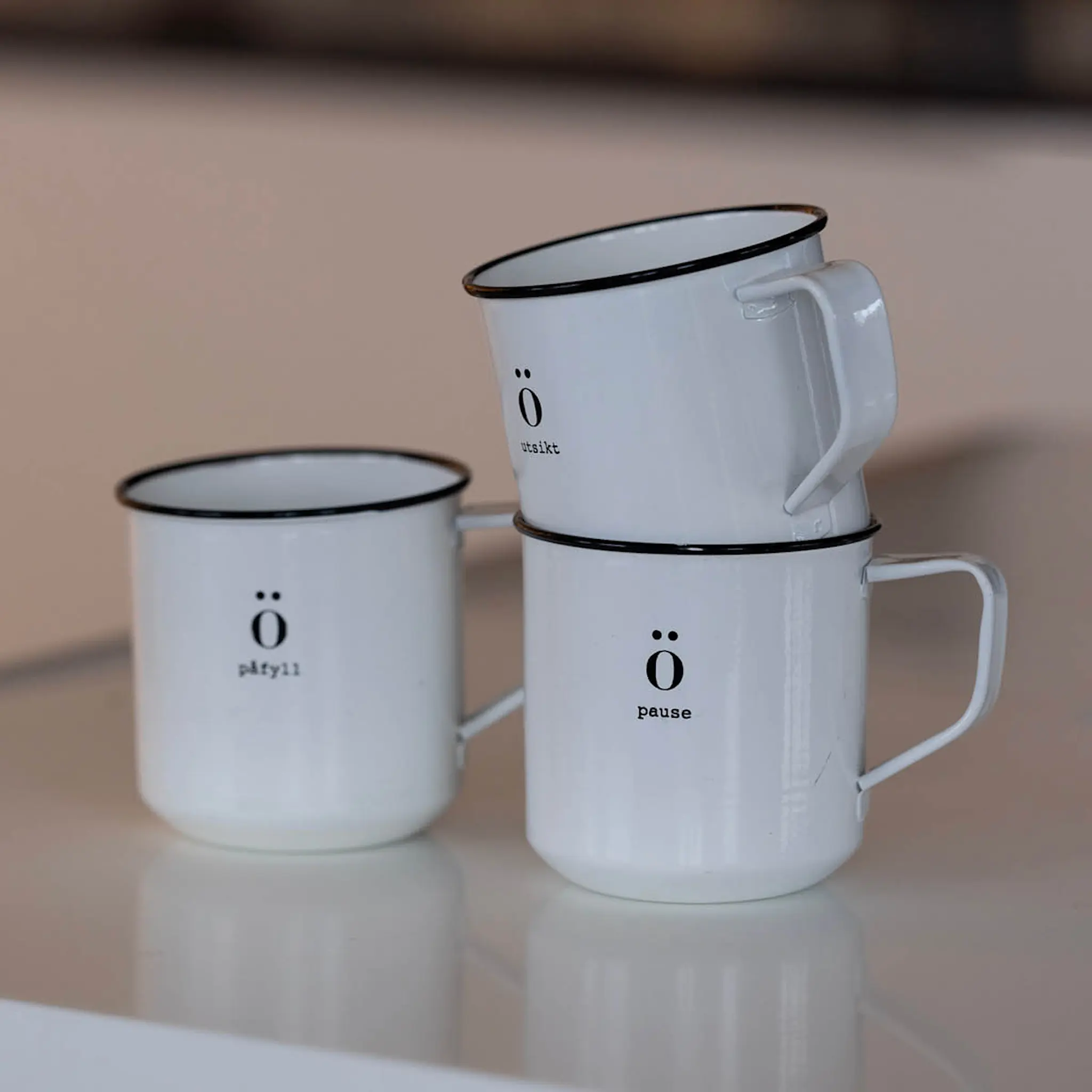 Sögne Home Emaljmugg 35 cl Utsikt