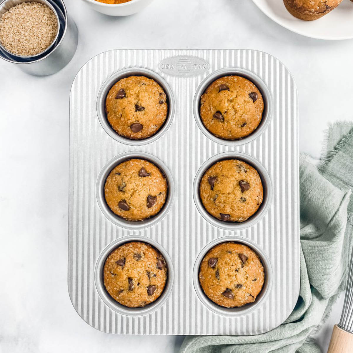 USA Pan Muffinssivuoka 6 muffinssia alumiinipinnoitettu teräs