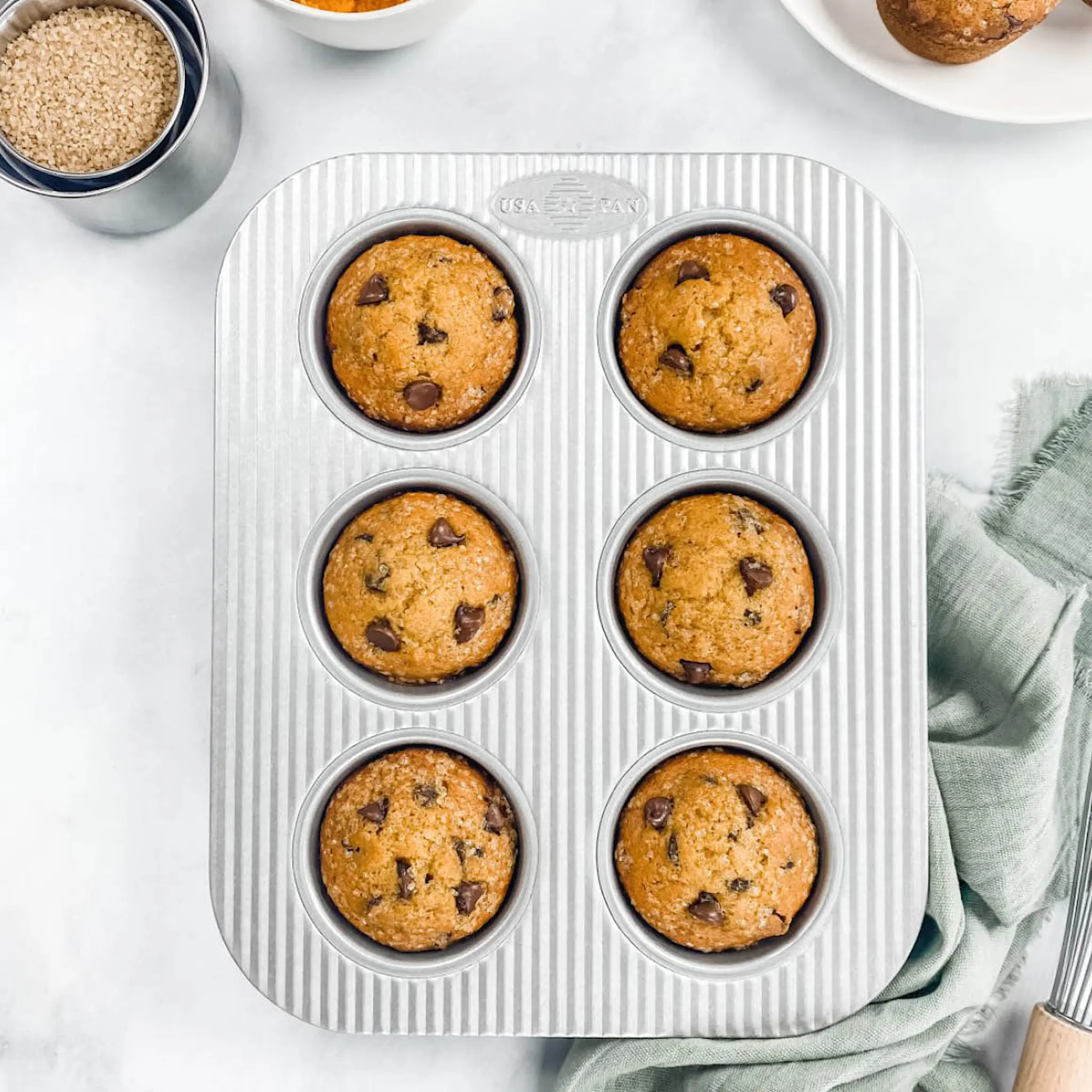 USA Pan Muffinssivuoka 6 muffinssia alumiinipinnoitettu teräs