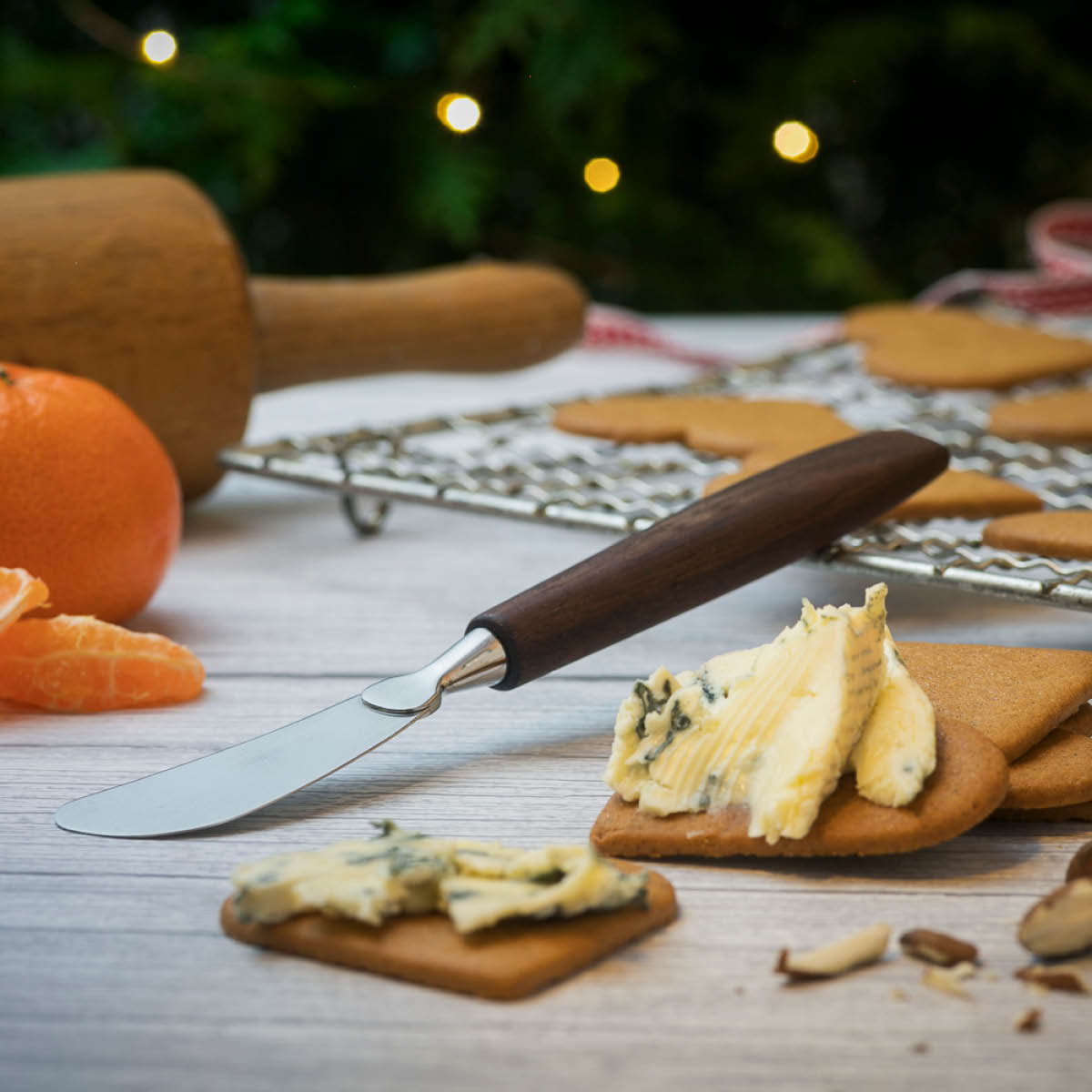 Bjørklund Träskaft knivset med ost- och smörkniv valnöt