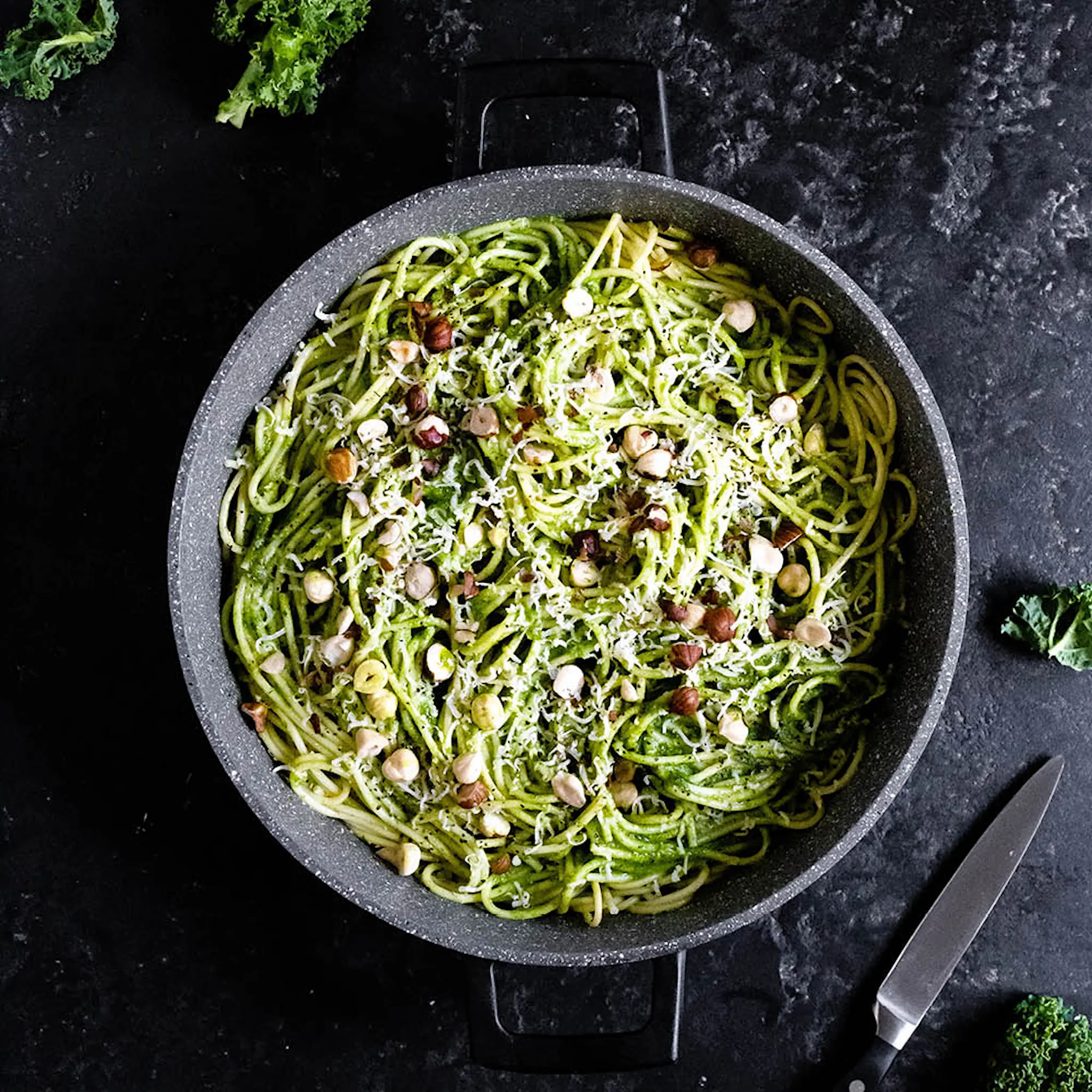 MasterClass Cast Aluminium låg gryta med självösande lock 4 L svart