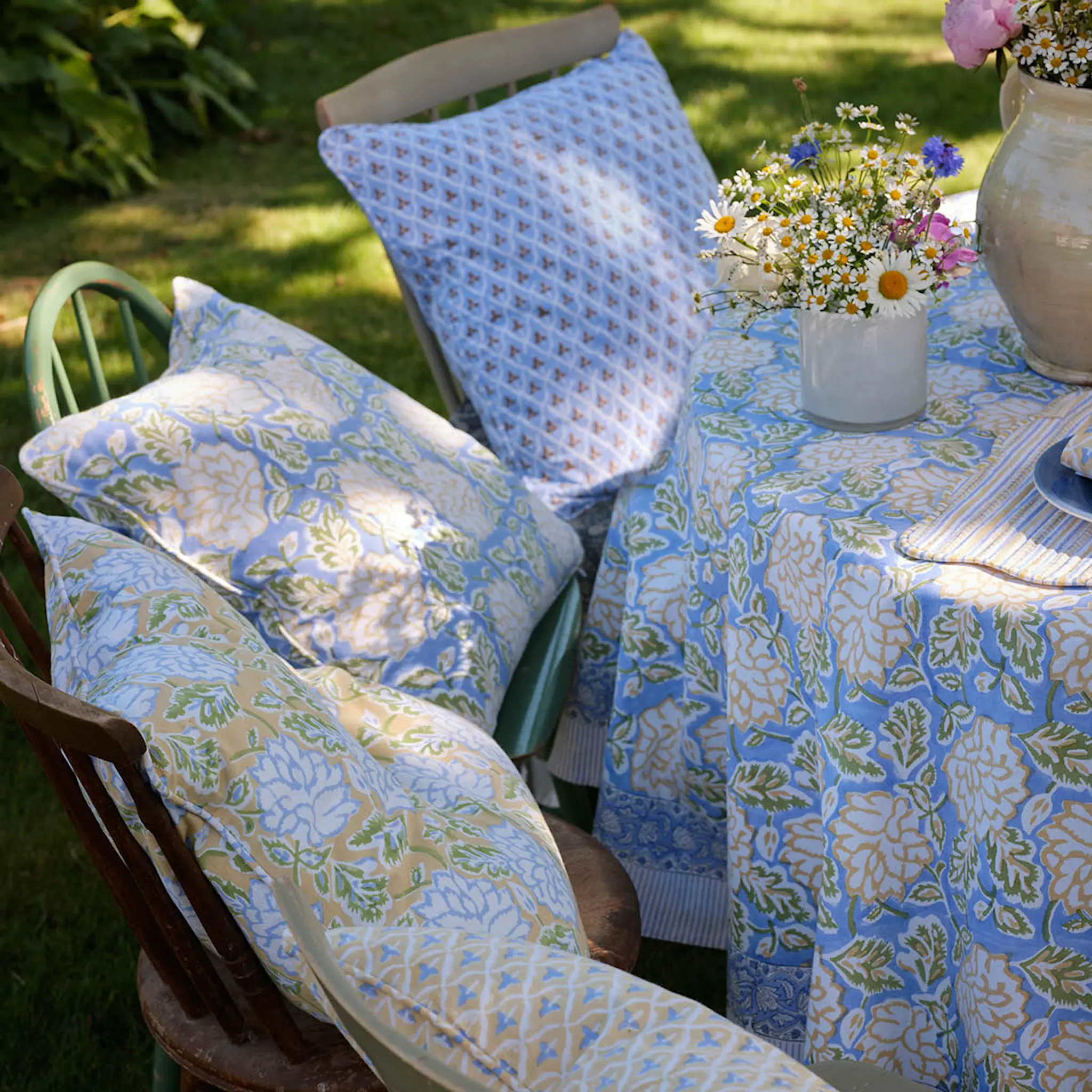 Chamois Dahila duk Ø220 cm blå/gul