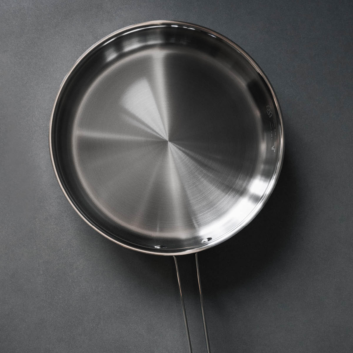 Vargen & Thor Kroma traktørpanne M1k 28 cm stål