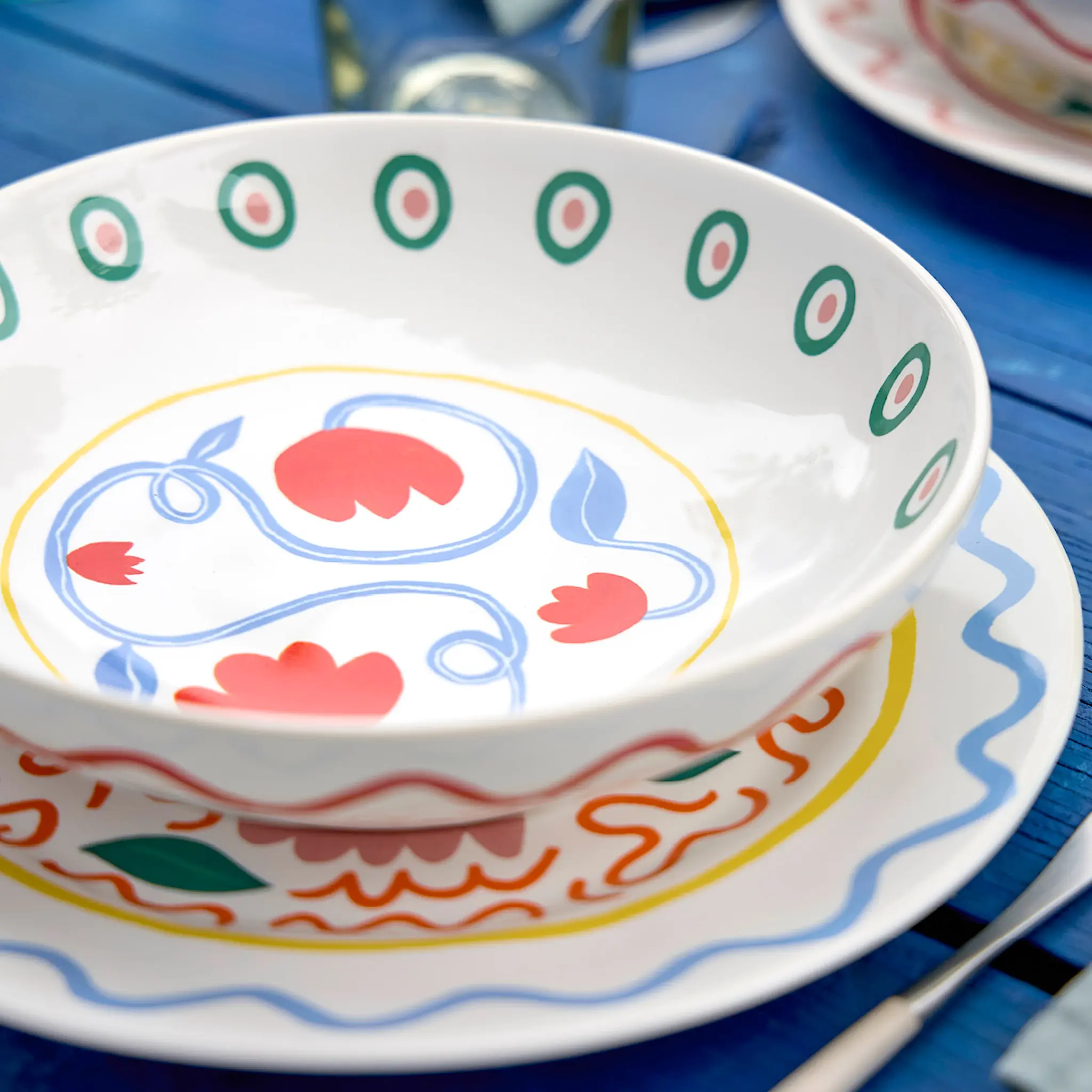 Costa Nova Bliss sallads-/pastatallrik djup 25 cm blomma multi