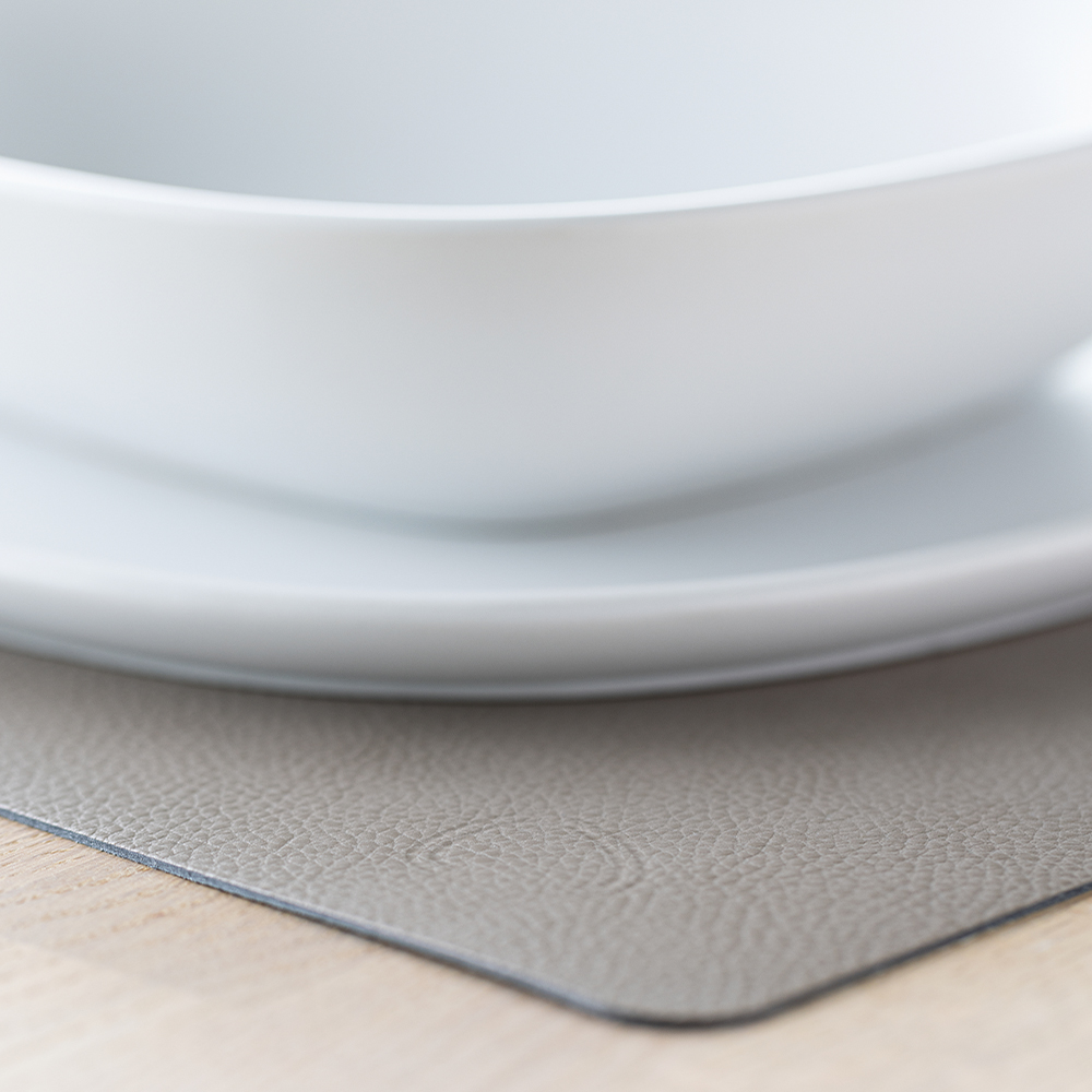 LIND DNA Rectangle Leather Serene Pöytätabletti 26x34,5 cm Mole Grey