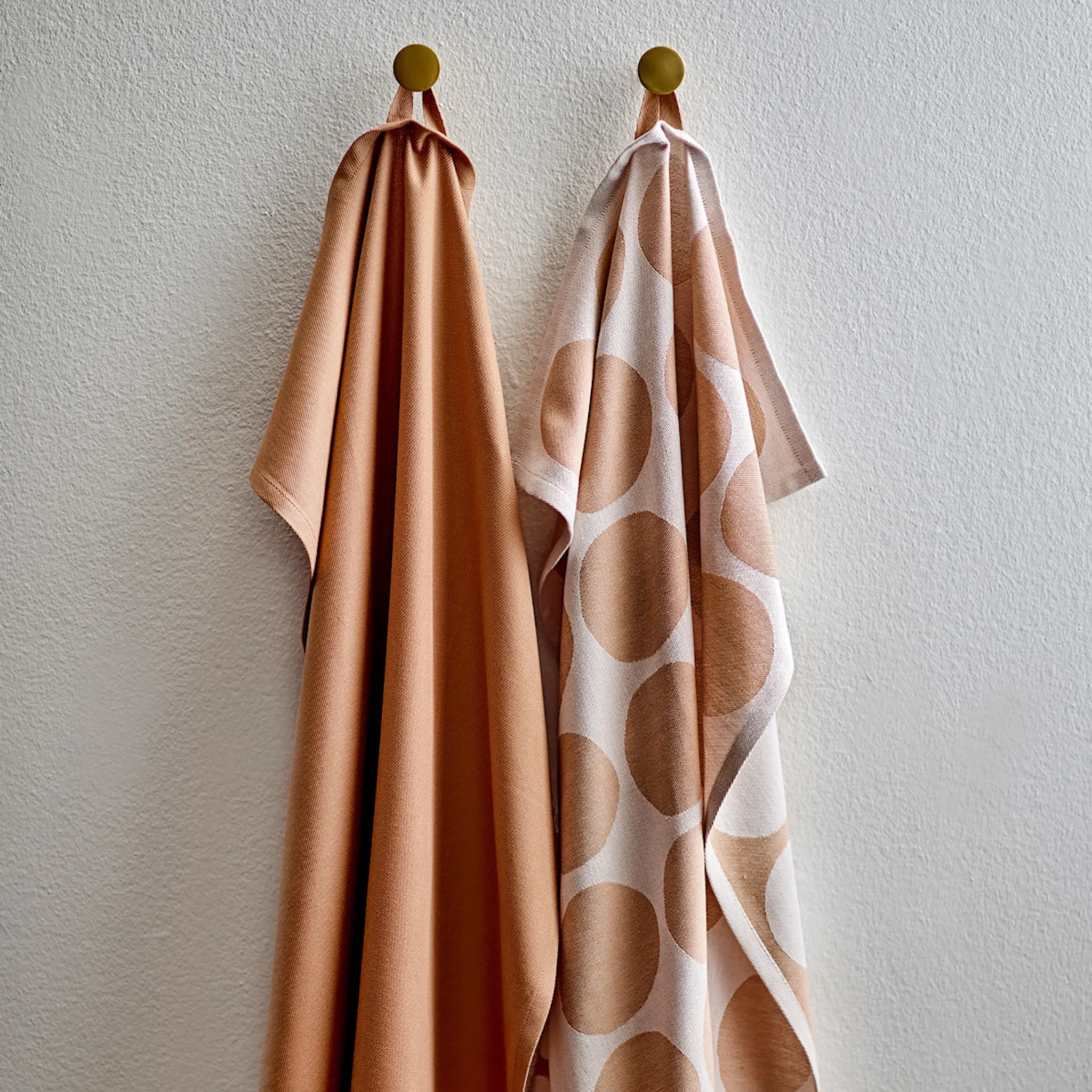 Bastian Bubbles kökshandduk 50x70 cm 2-pack warm taupe