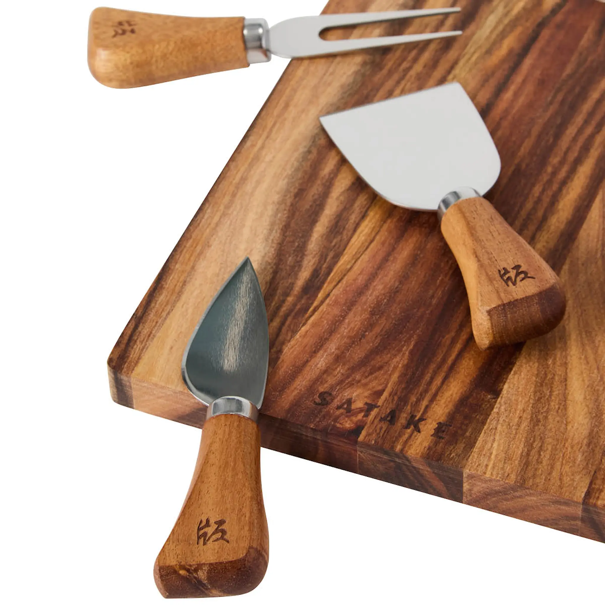 Satake Ostset med skärbräda och 3 knivar i akacia