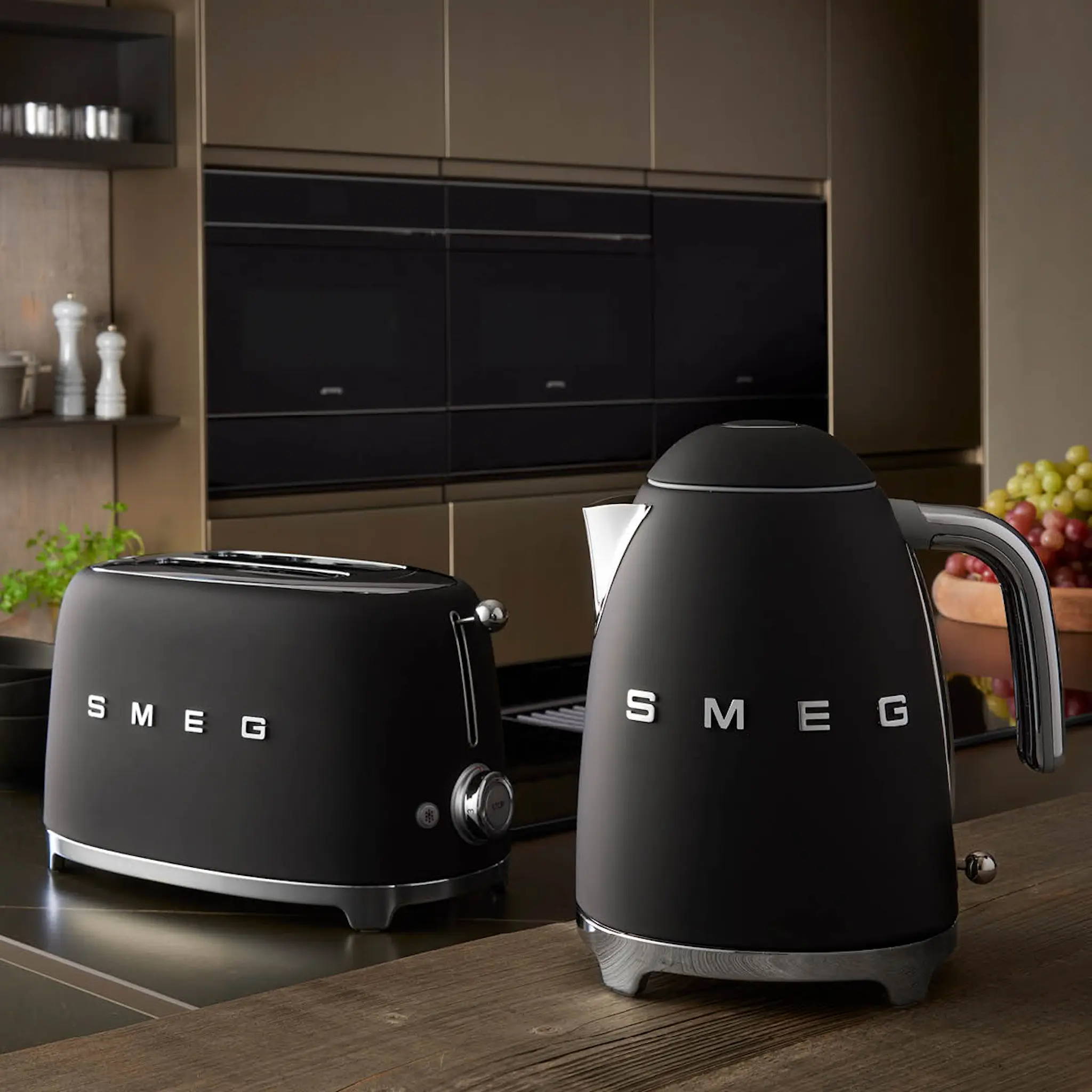 Smeg Smeg Vattenkokare KLF03 1,7 L Matt Svart