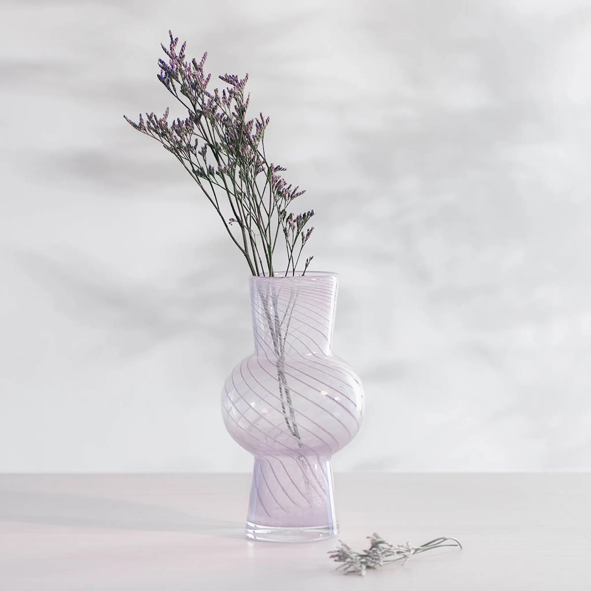 Fanni K Lilja Maljakko 24 cm Liila