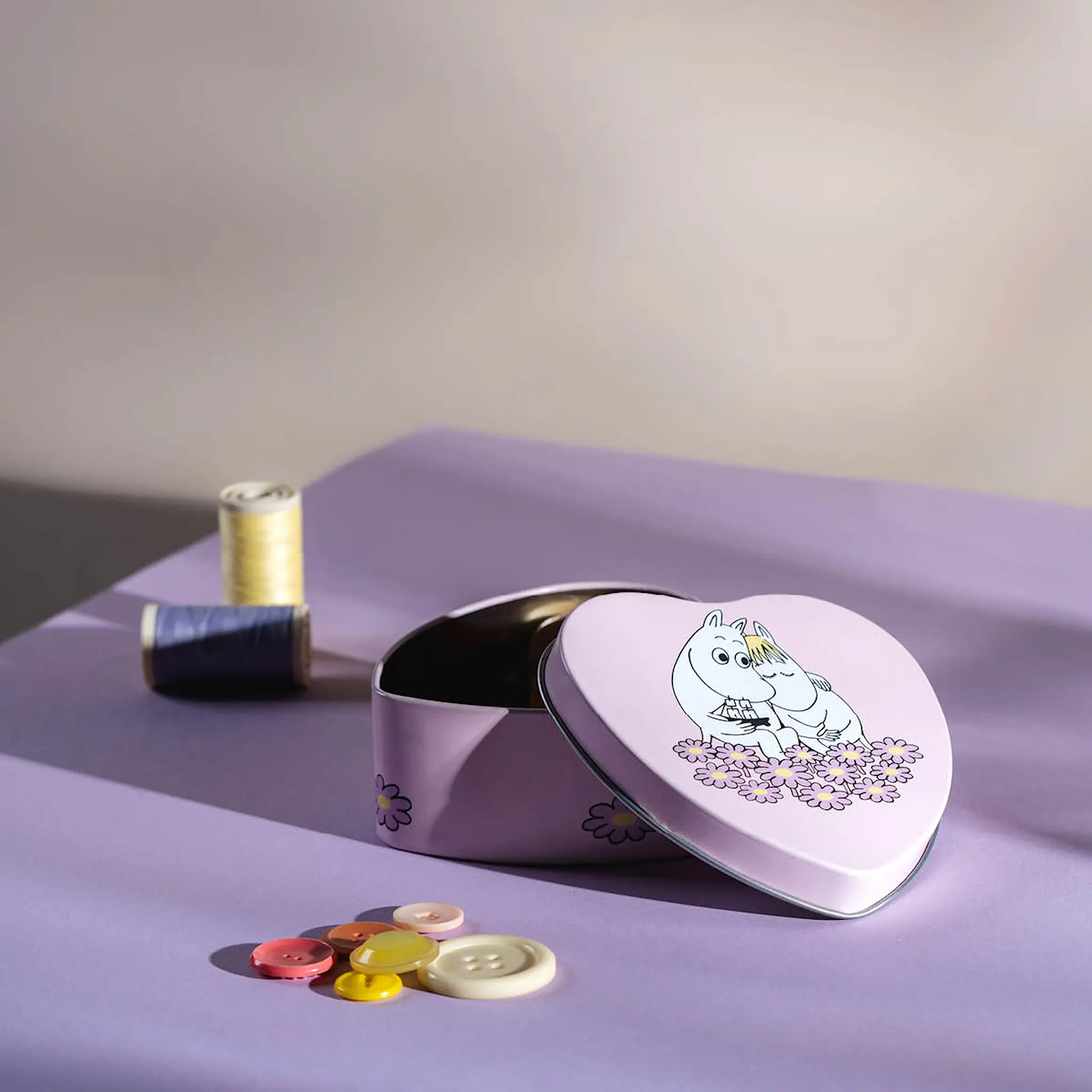 Muurla Muumi Peltipurkki sydämenmuotoinen 10x10 cm Vaaleanpunainen