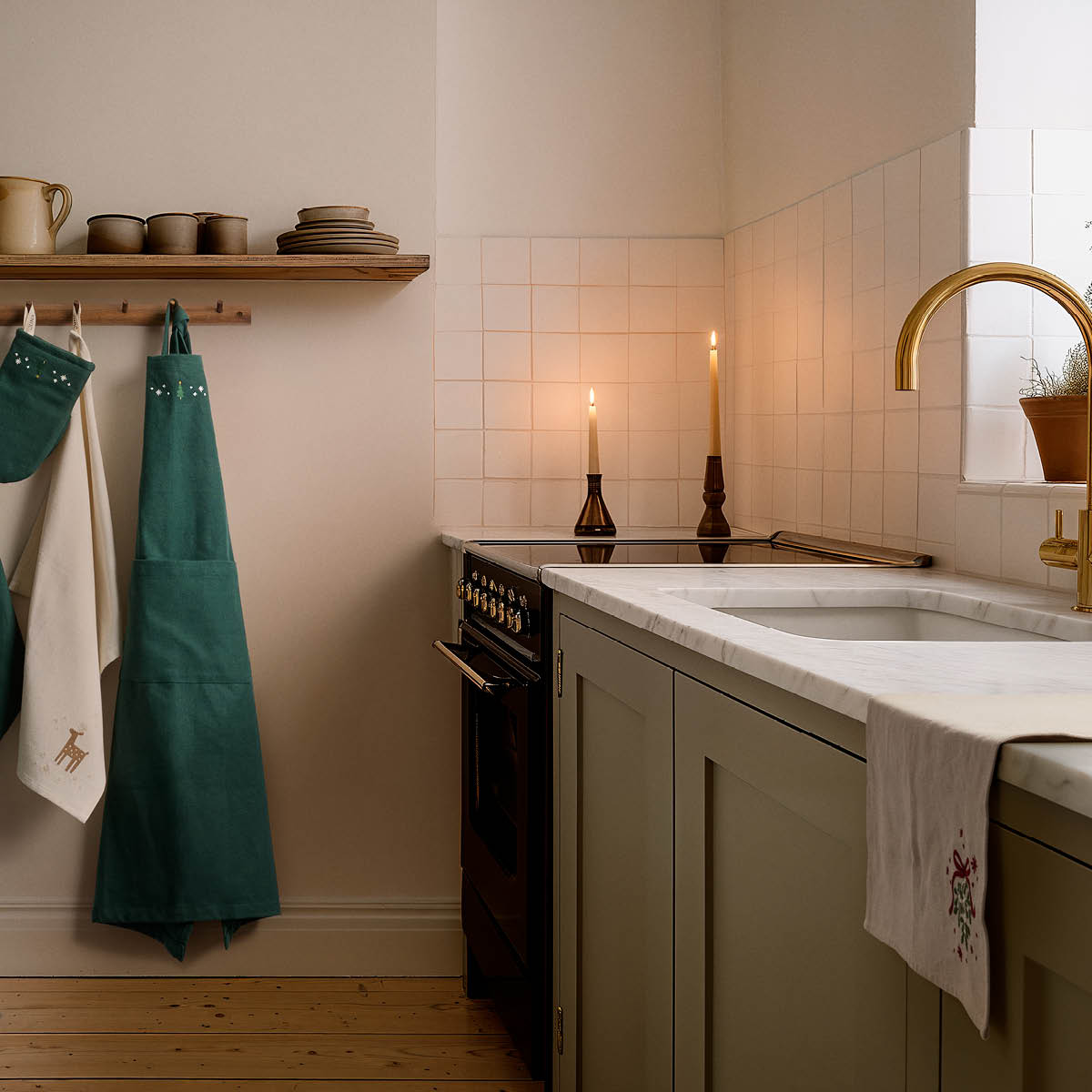 Juna Christmas Fable kökshandduk 50x70 cm sand