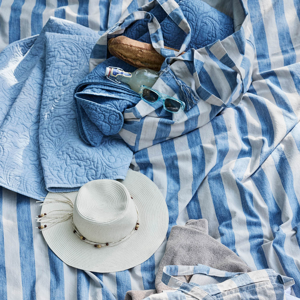 Lene Bjerre Felima strandteppe 140x200 cm lin/blå