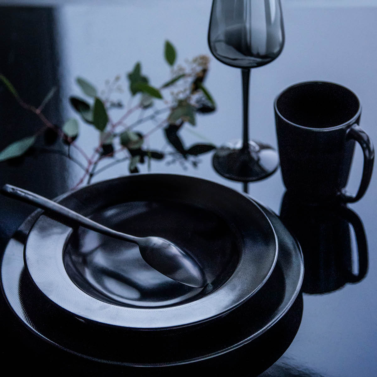 Magnor Noir Djup tallrik 23 cm Svart