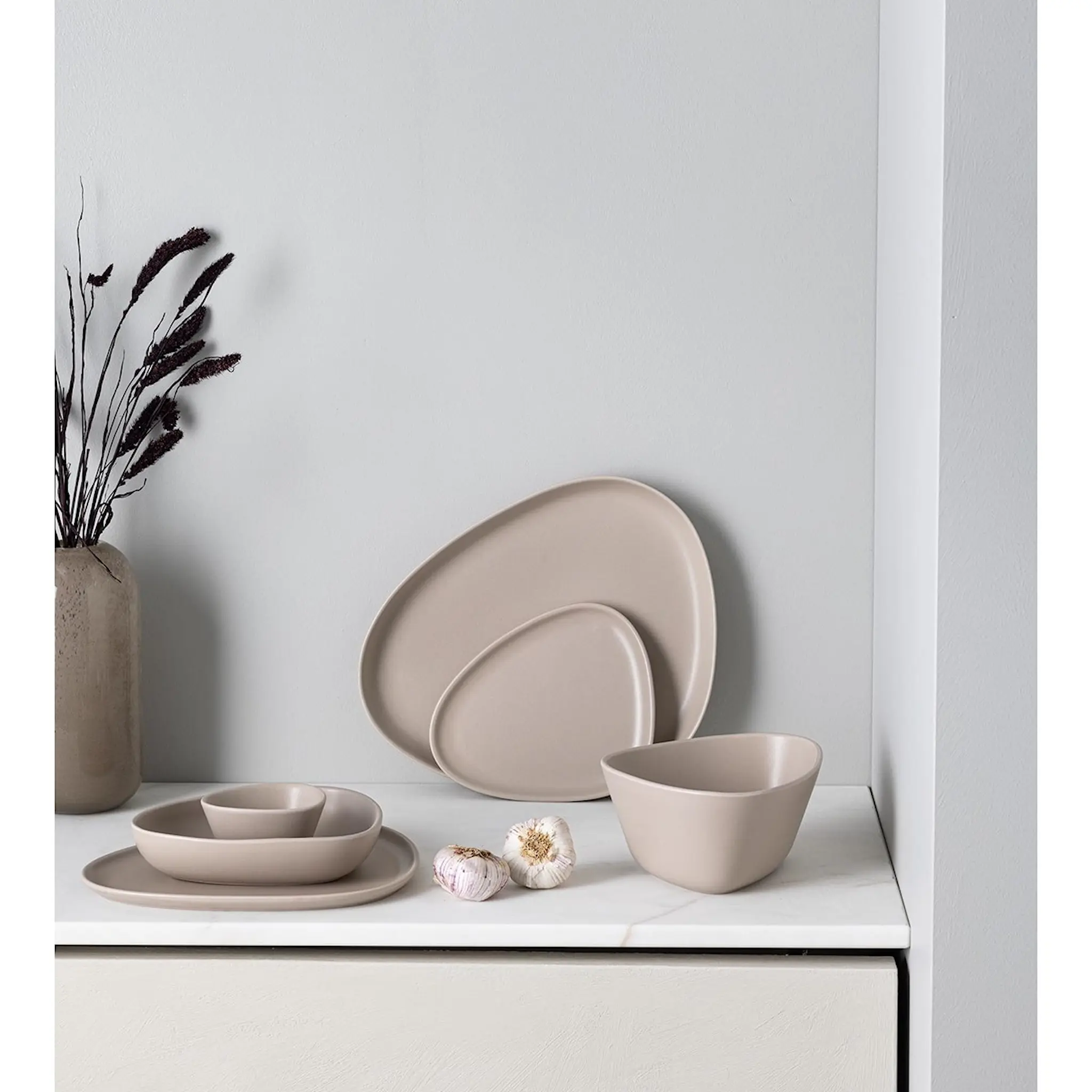 LIND DNA Curve Stoneware Djup Tallrik 22x19 cm Sand