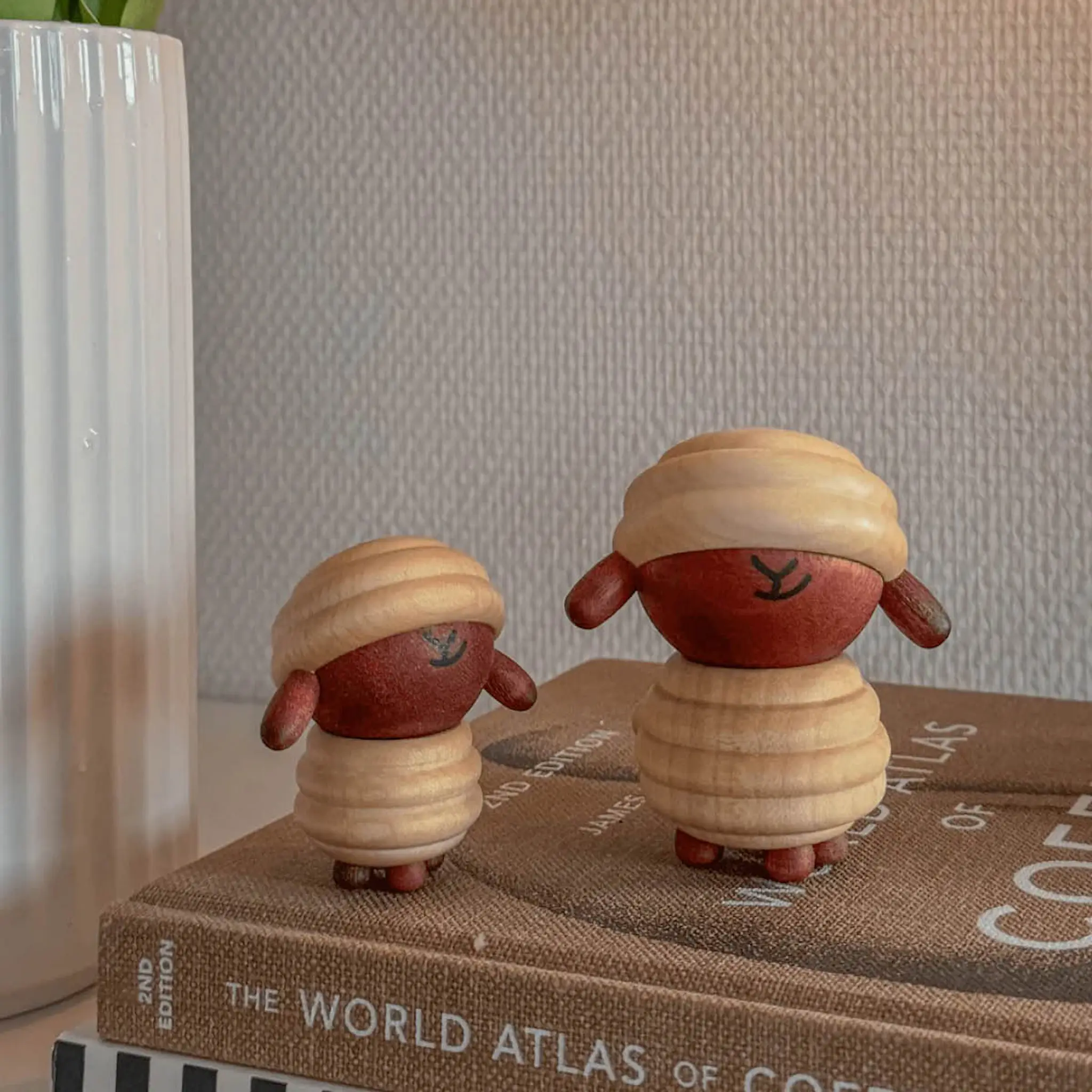 FableWood Puufiguuri Lammas Ulla 8 cm Vaahtera/Sapele