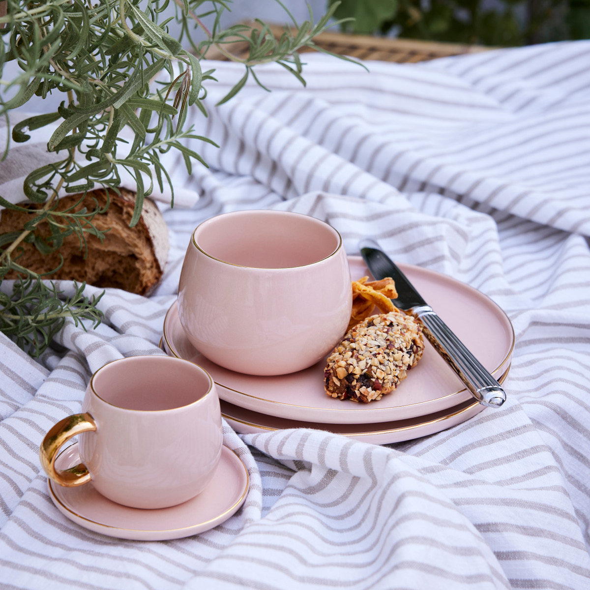 Lene Bjerre Olivia duk 220x140 cm vit/sand