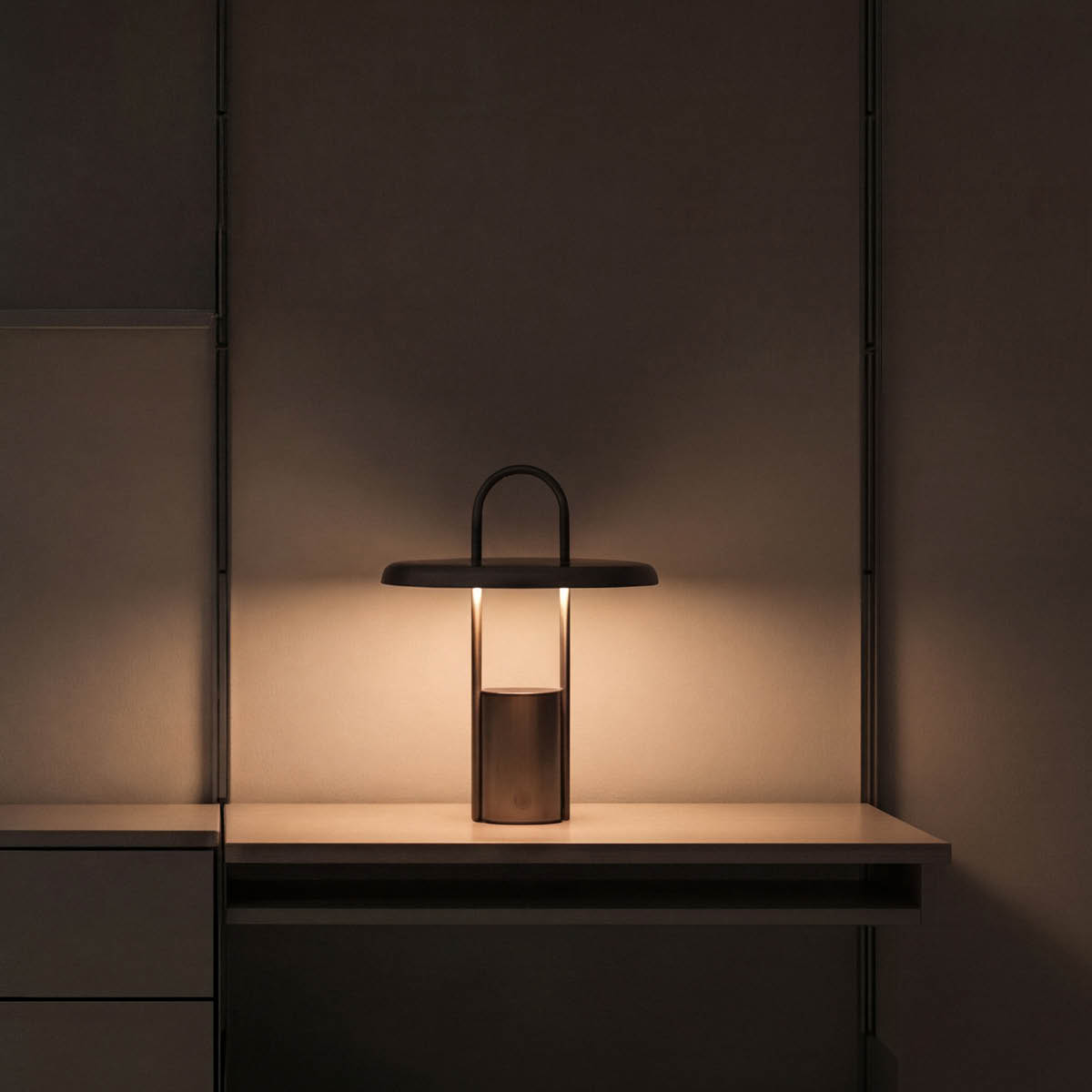 Stelton Pier LED-lamppu, kannettava 25 cm teräs