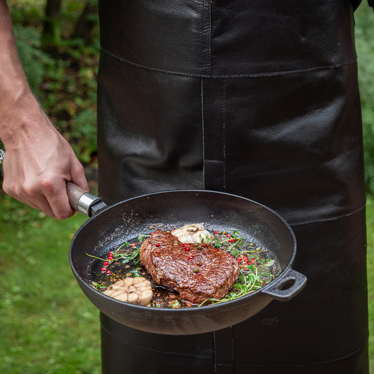 Maku Kitchen Life Maku Valurautapannu puukahvalla 24 cm