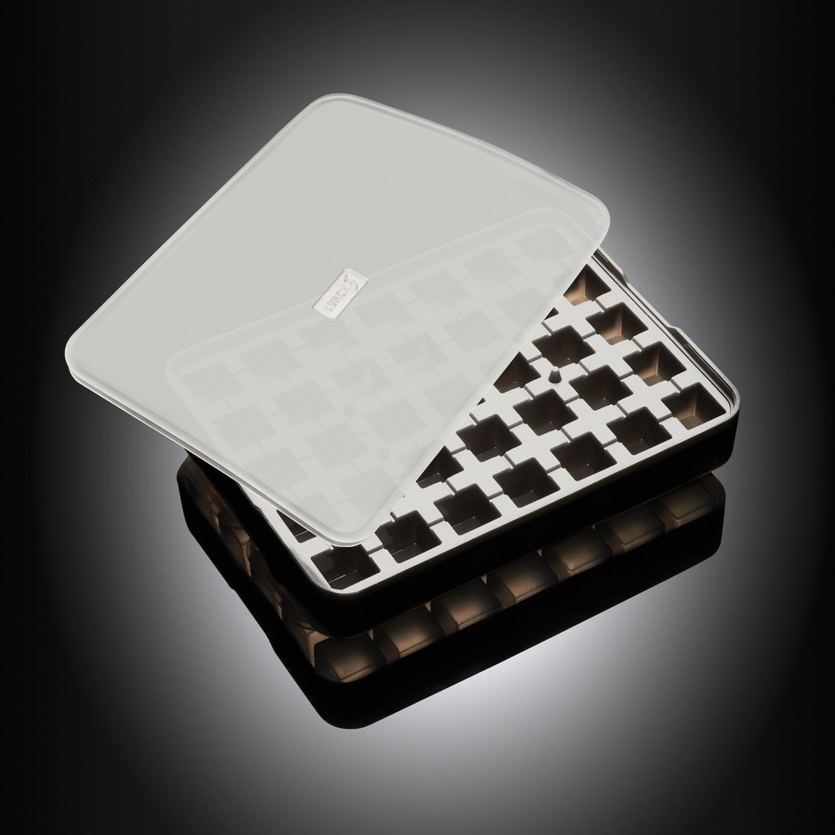 Lurch Isbitform terninger m/ lokk 2X2 cm svart