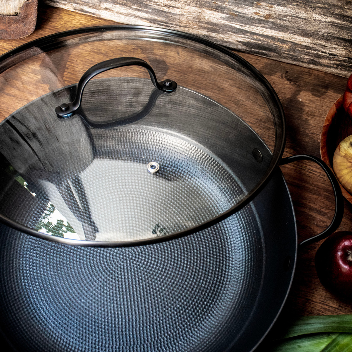 Satake Traktörpanna gjutjärn med Honeycomb keramisk beläggning 30 cm