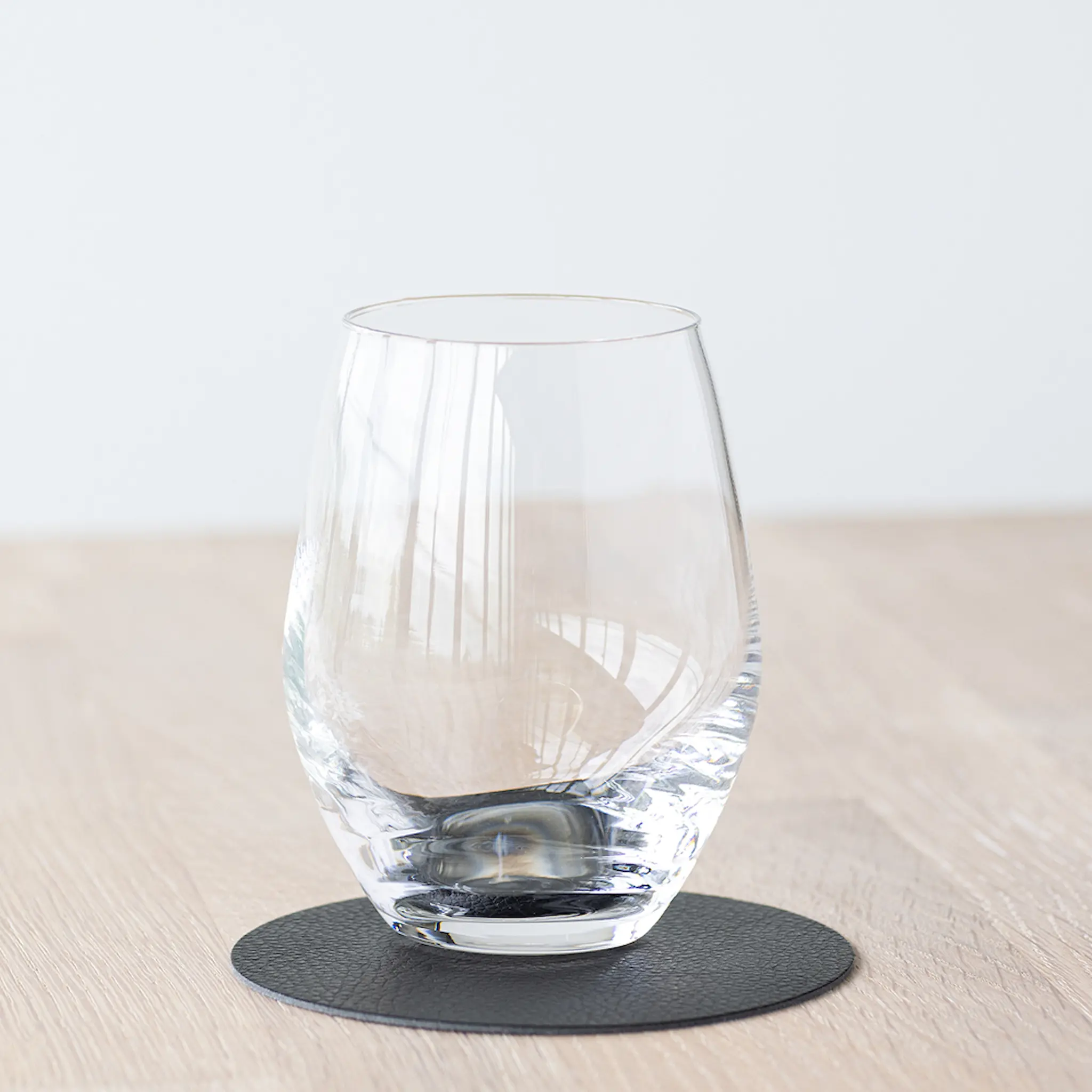 LIND DNA Leather Serene Circle Glasunderlägg 10 cm Black