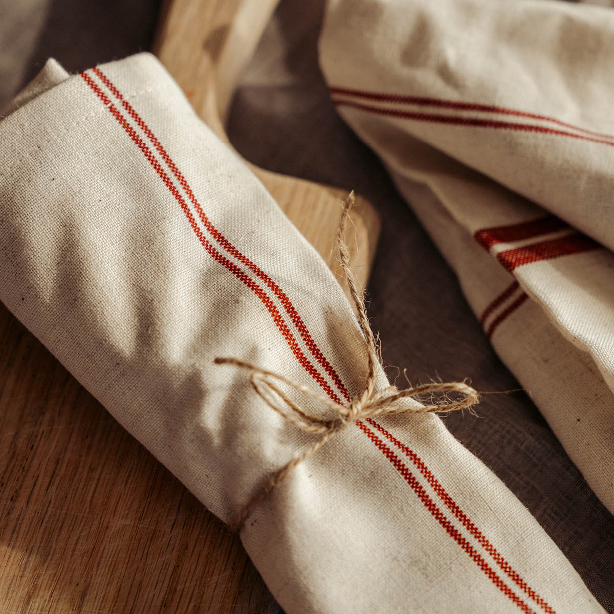 Stiernholm Elsa tygservetter 45x45 cm 2-pack natur/röd